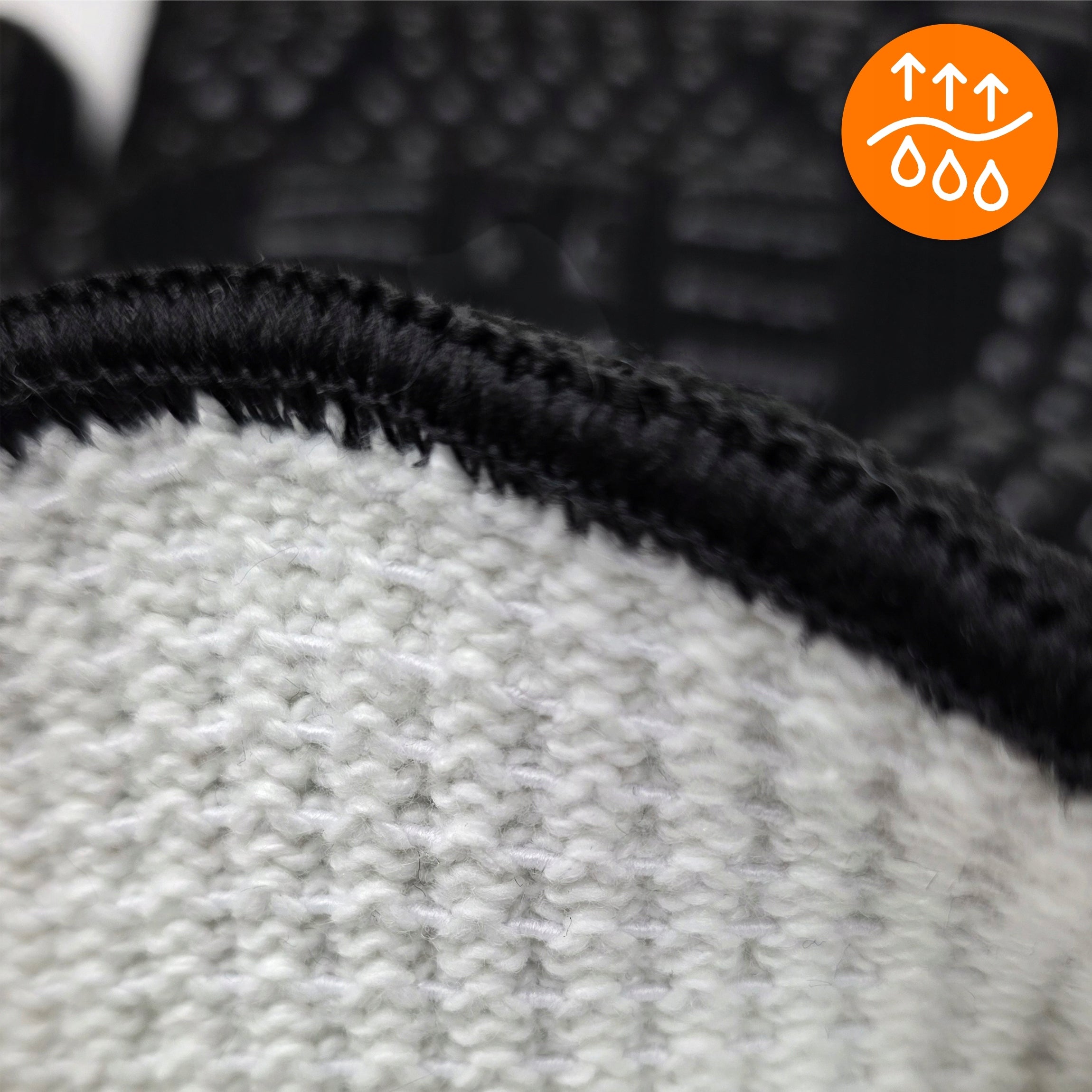HEAT-RESISTANT PROTECTIVE KITCHEN GLOVE FOR GRILL 800°C FIREPLACE LONG CERT. Additional features long (beyond the wrist) machine washable cuff heat resistant