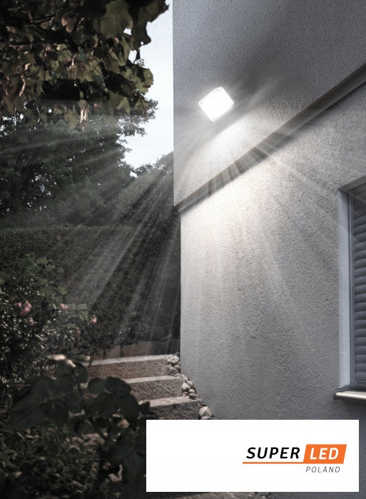 HIGH QUALITY HALOGEN 11000 lm 100 W Headlight Building Lamp Strong Manufacturer code 3126
