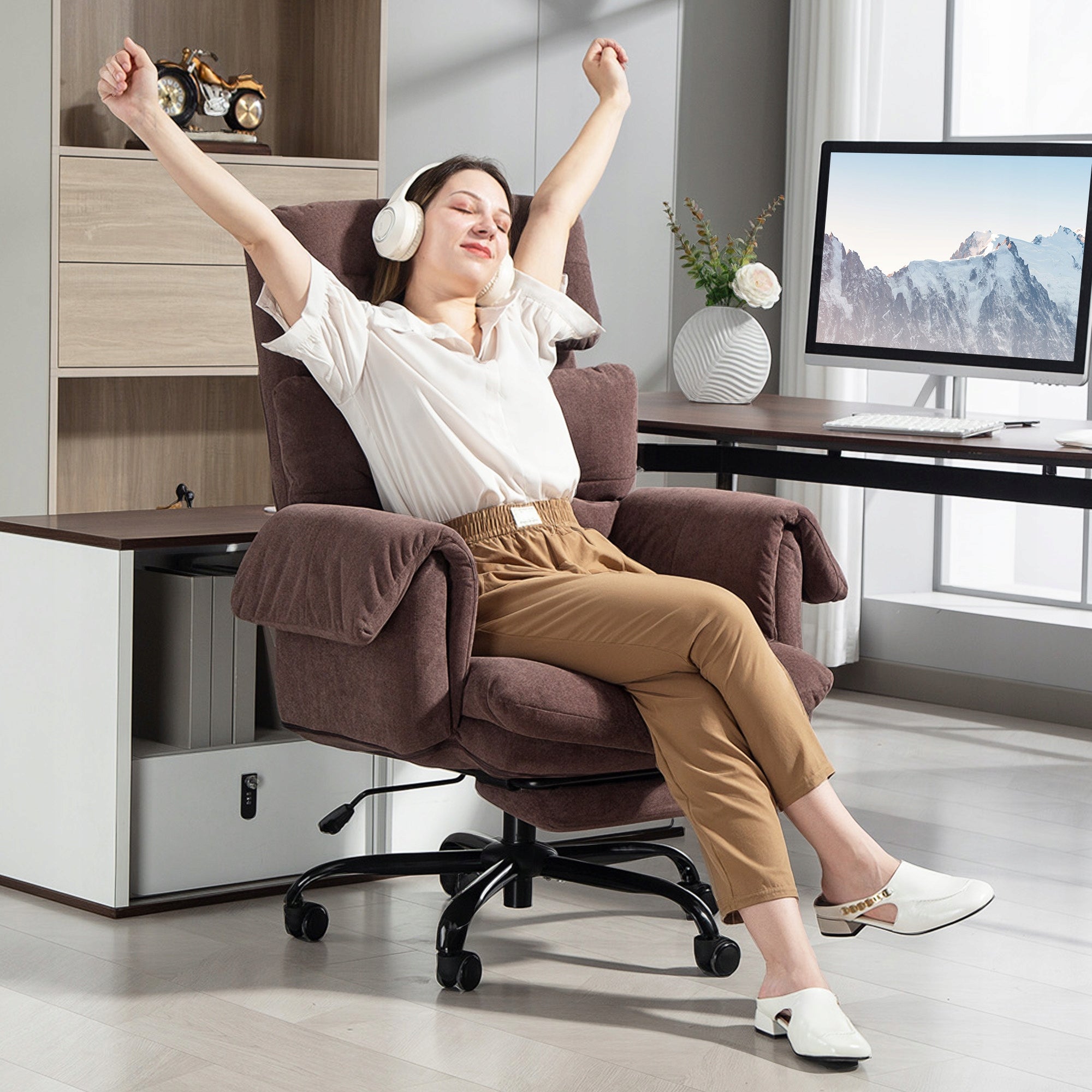 HOMCOM Office Chair with Adjustable Backrest, Swivel Chair Padded Medical device no