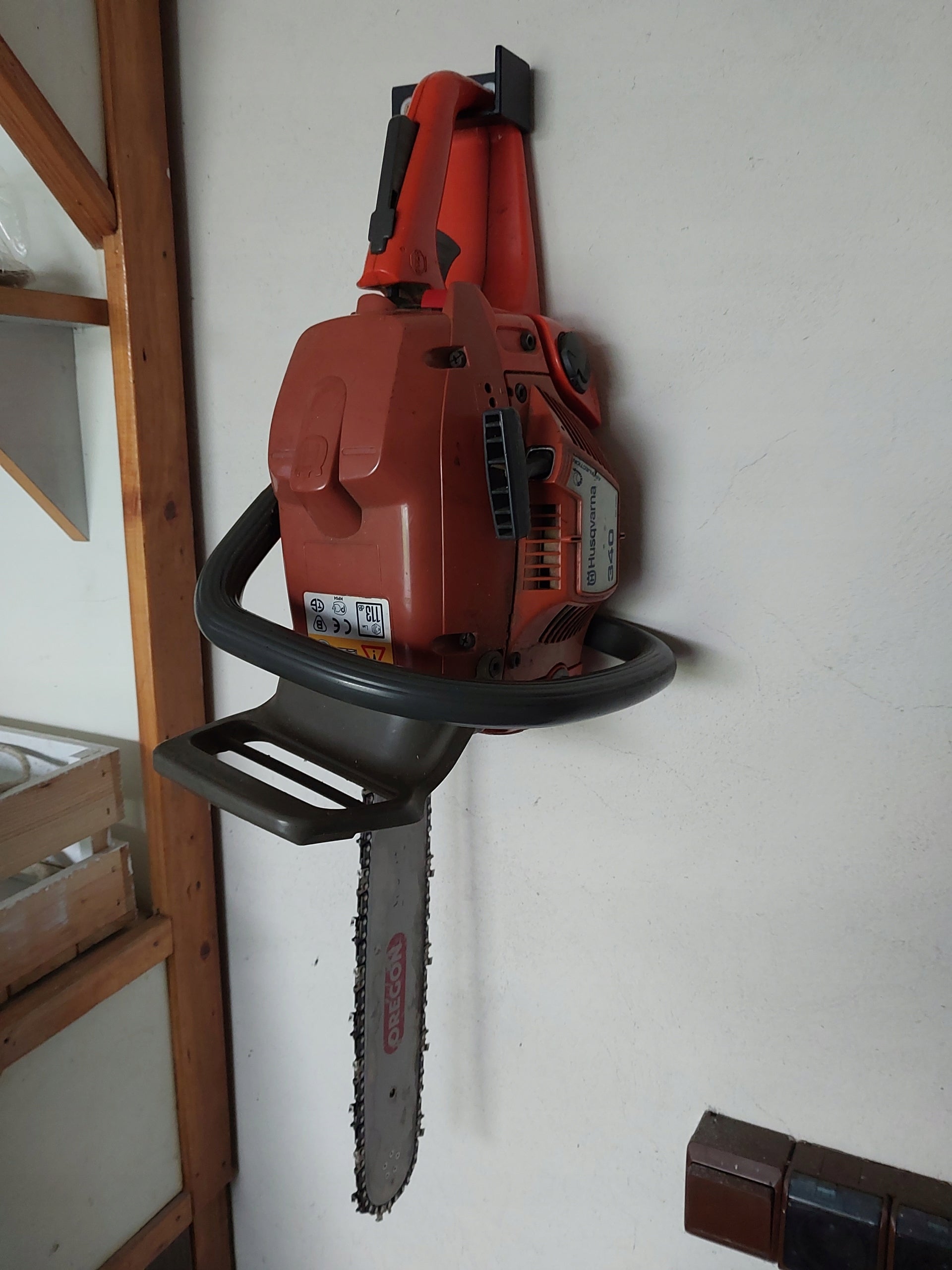Hanger metal combustion saw holder saw set Kind single handles