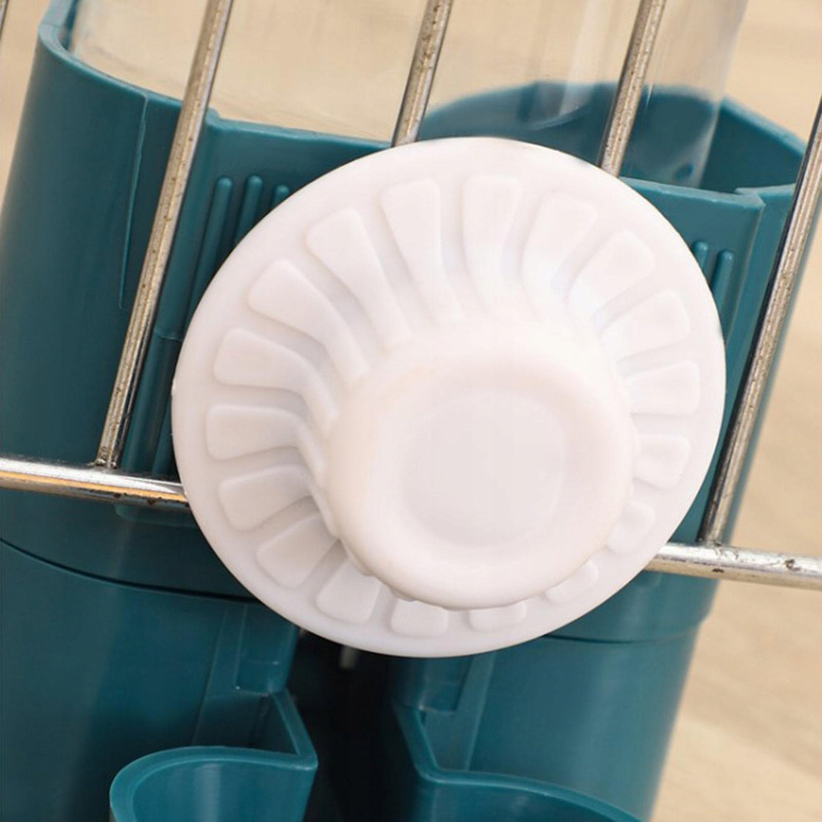 Hanging Pet Water Dispenser for Small Animals Simple And Convenient Blue Packaging status original