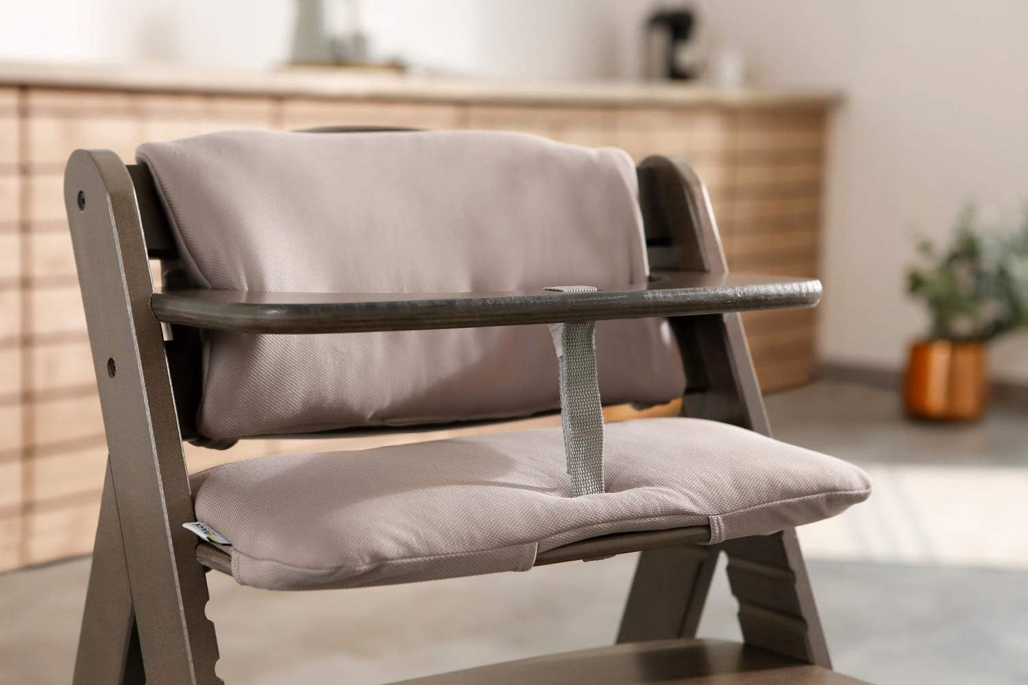 Hauck Alpha+ high chair cushion beige Color white shades of brown and beige