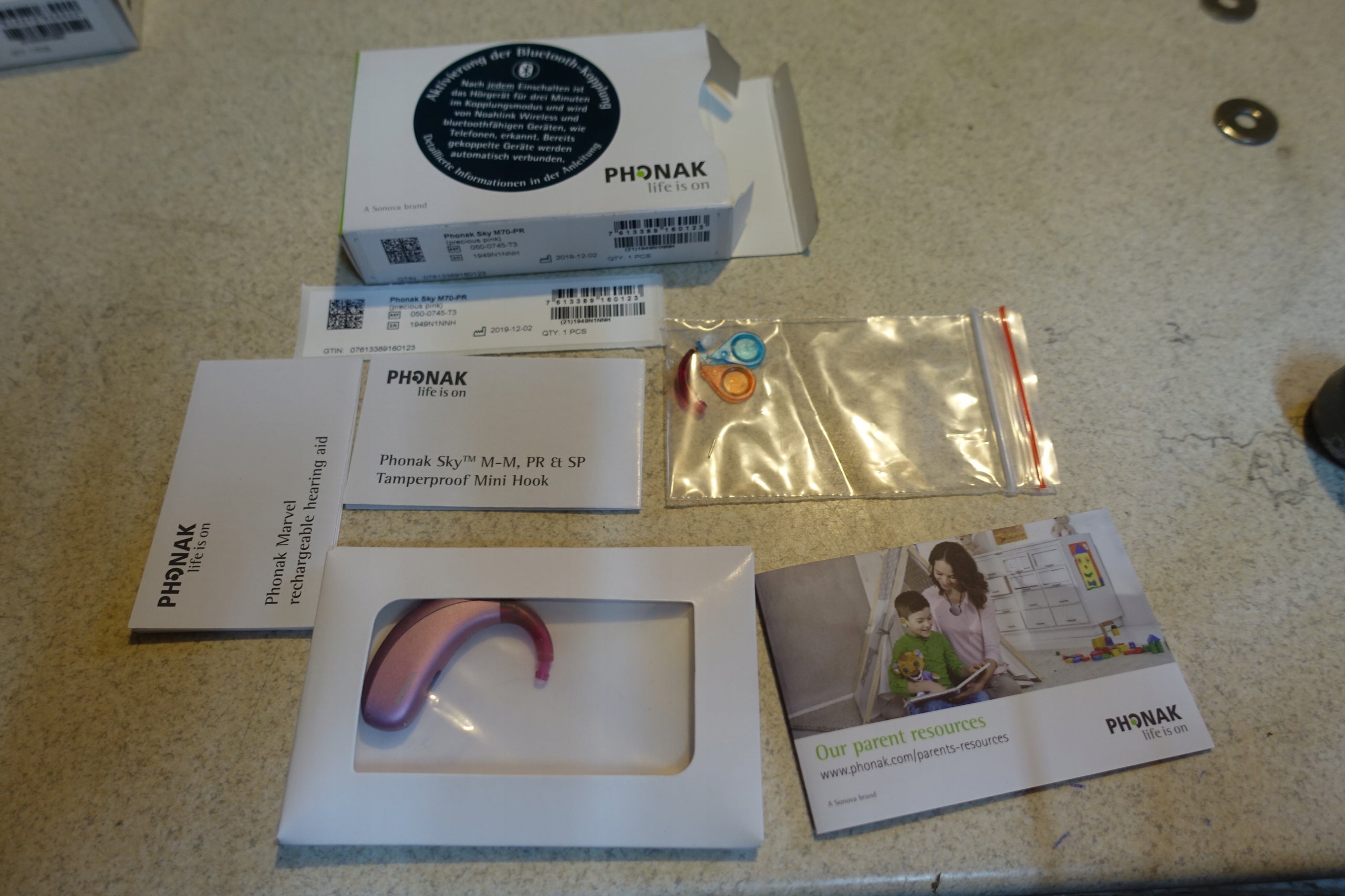 Hearing aid behind-the-ear Phonak Sky M70-PR pink