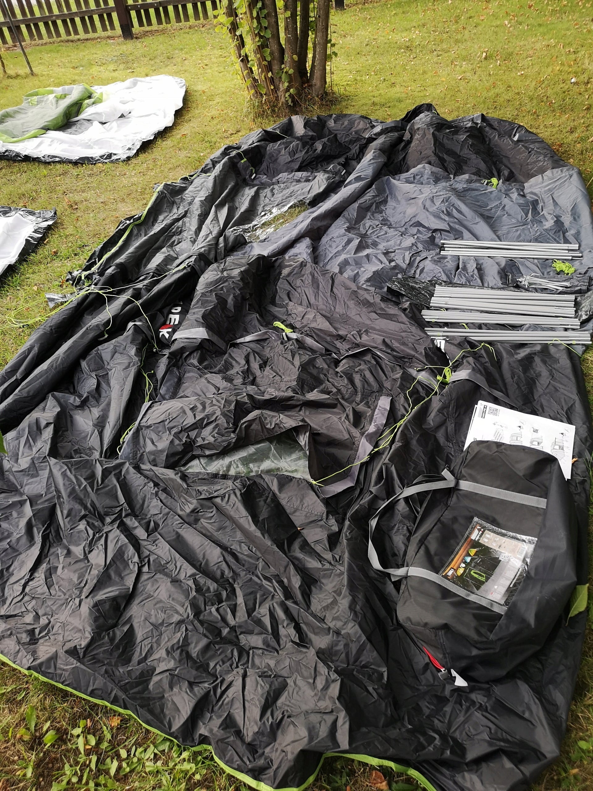 High Peak Tauris 4 Dark Gray 11560 Additional features reflective elements pockets sun protection wind protection vestibule ventilation system blackout
