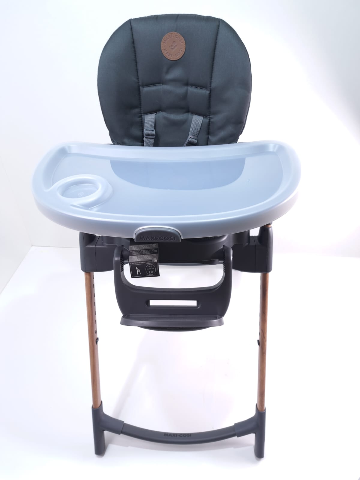 Highchair MAXI COSI HOME MINLA Essential Graphite Color shades of gray and silver