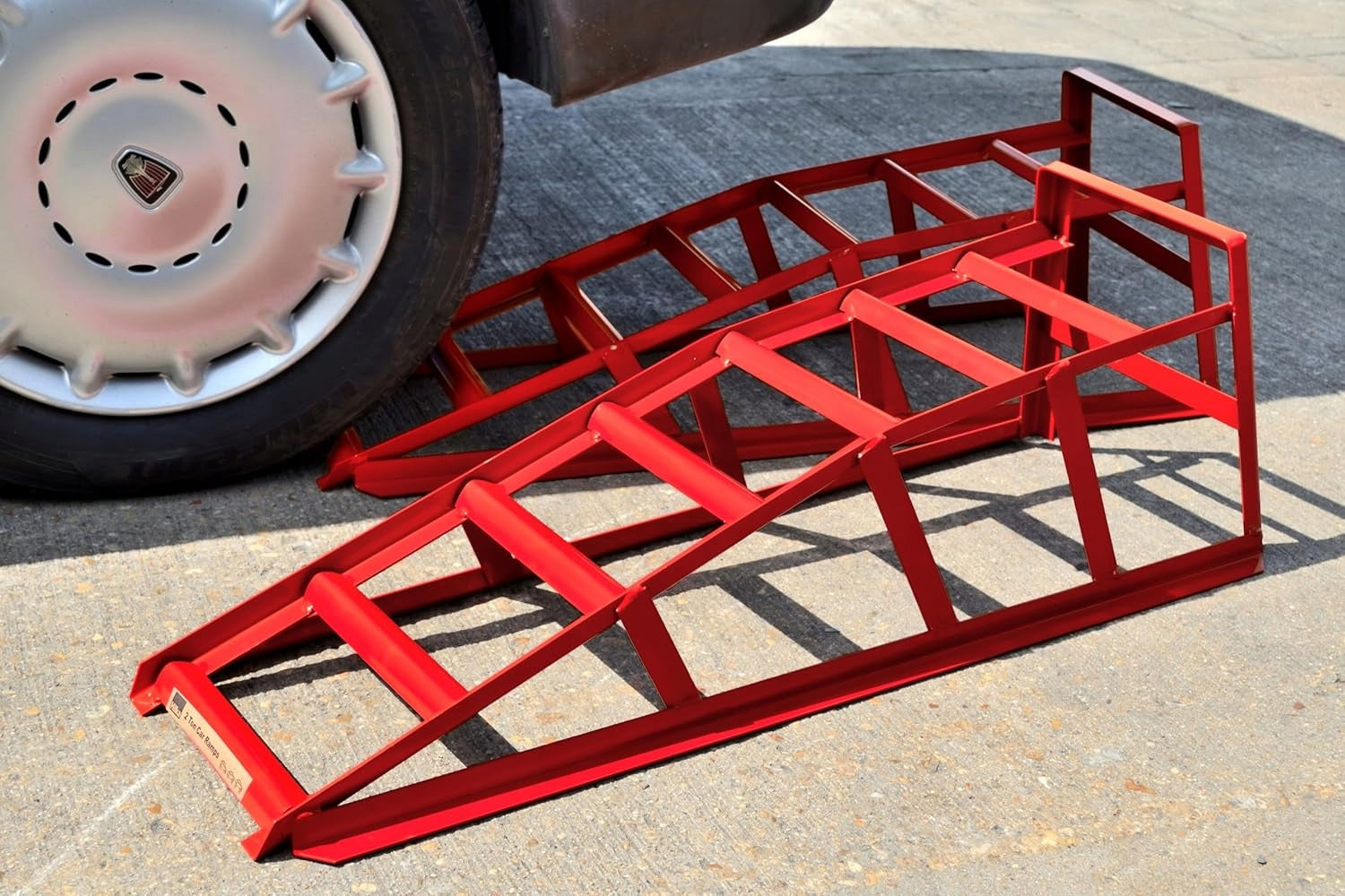 Hilka 82340010 Car ramp 2t, red Manufacturer code 5013433340013