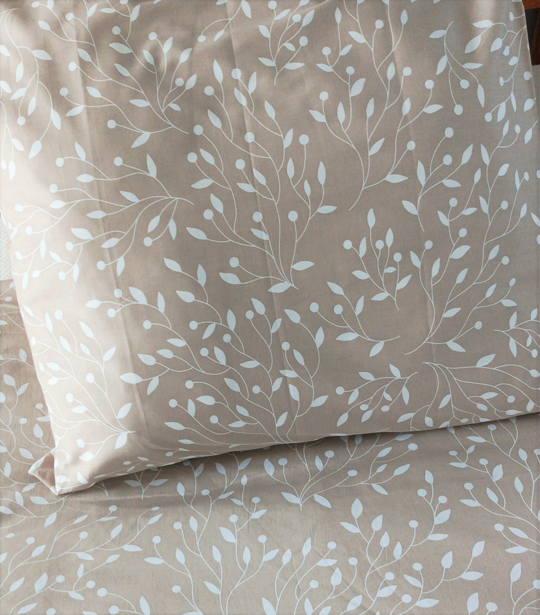 Hotel bedding 160x200, wash 95C, chlorine safe.