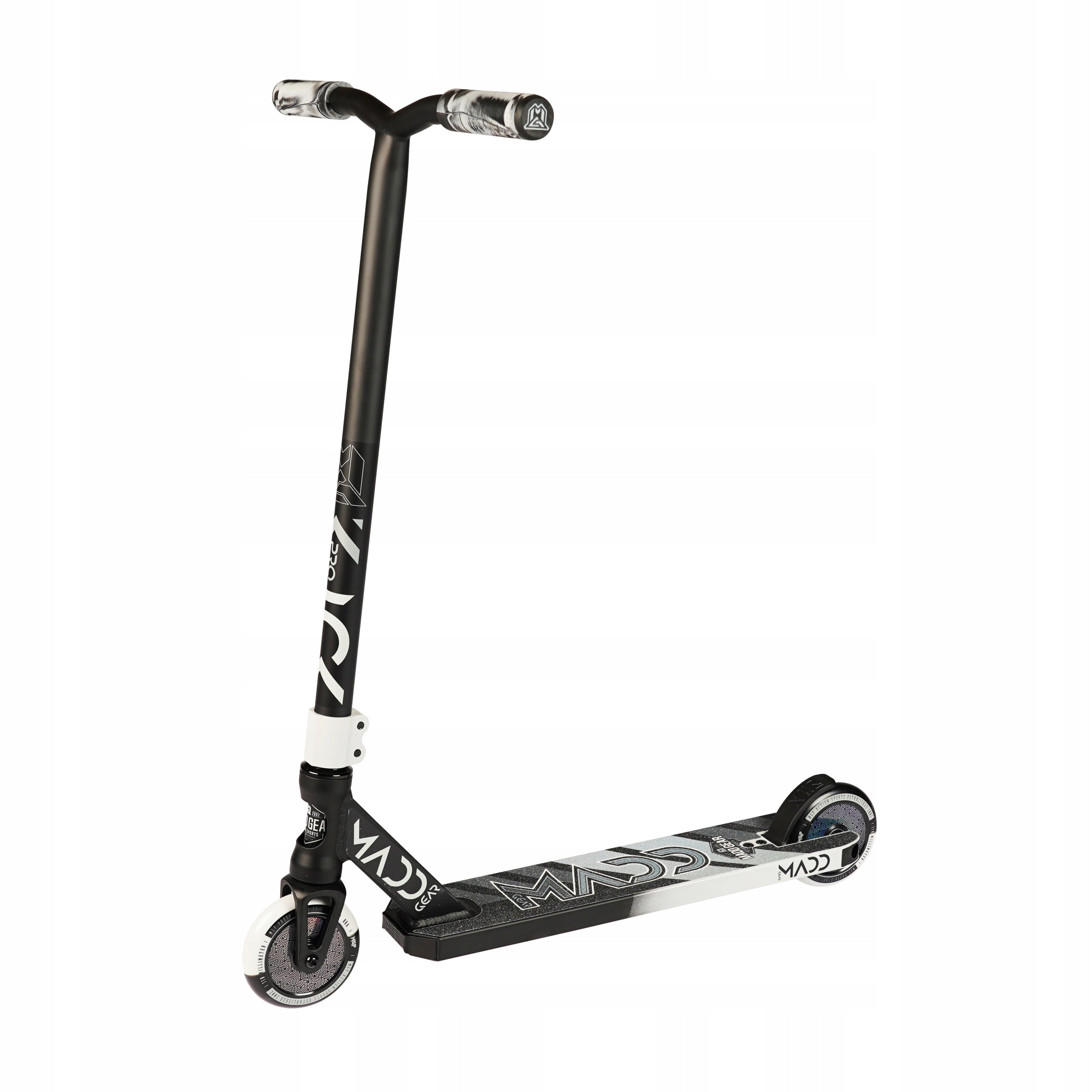 Triukinis paspirtukas Madd Gear Kick Pro Black/Silver 110