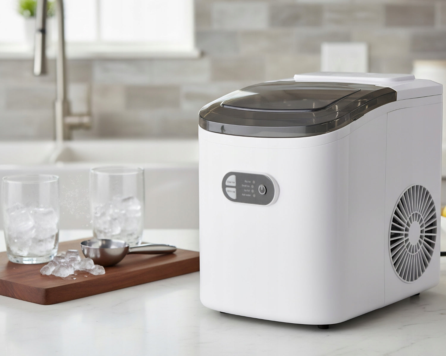 ICE MAKER SMALL HOME EFFICIENT ICE MACHINE 12KG/24H + SPATULA Water tank capacity 0.95 l