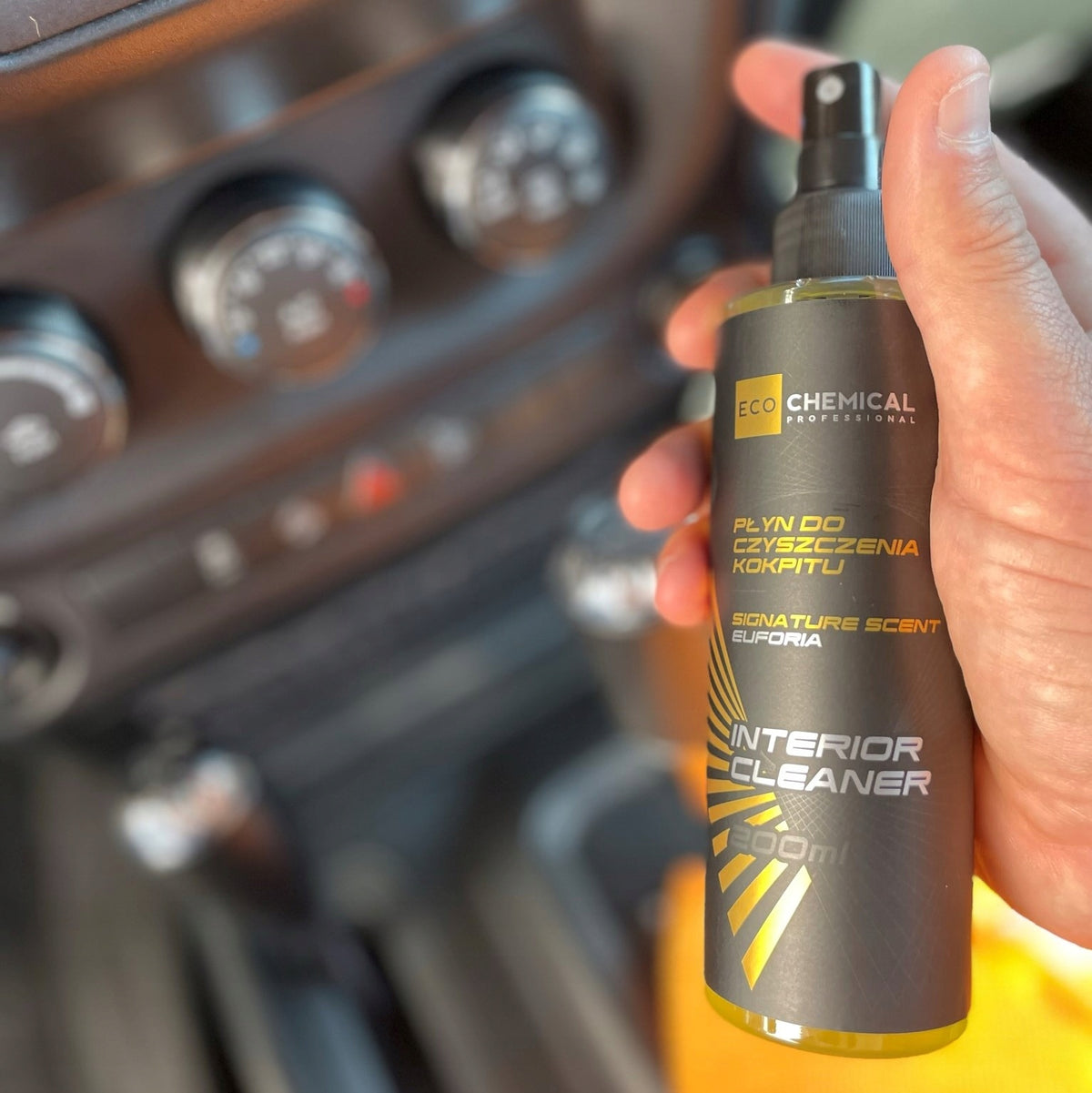 INTERIOR CLEANER VEHICLE INTERIOR CLEANER ECOCHEMICAL 200ml Packaging status original