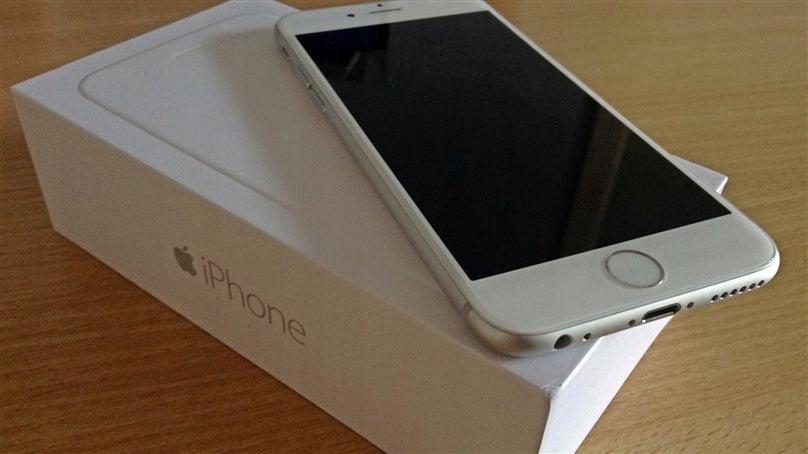 IPHONE 6 128GB SILVER Charger included yes