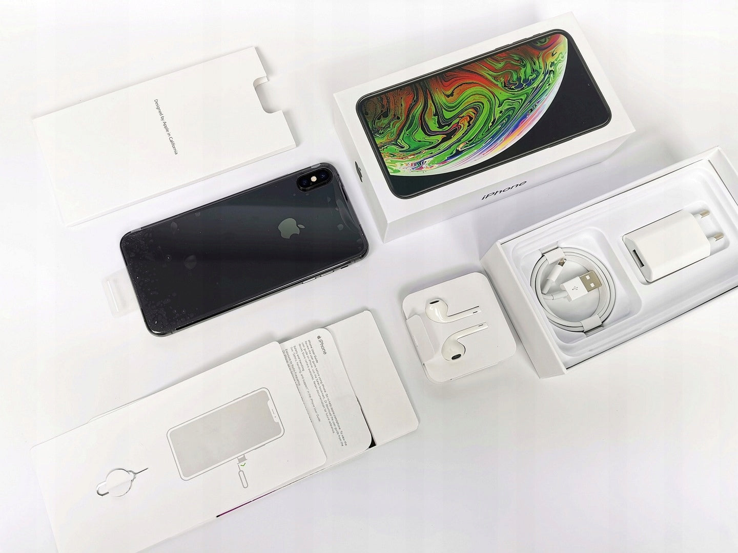 IPHONE XS 4GB 64GB Factory Foil, Full Set Charger included no