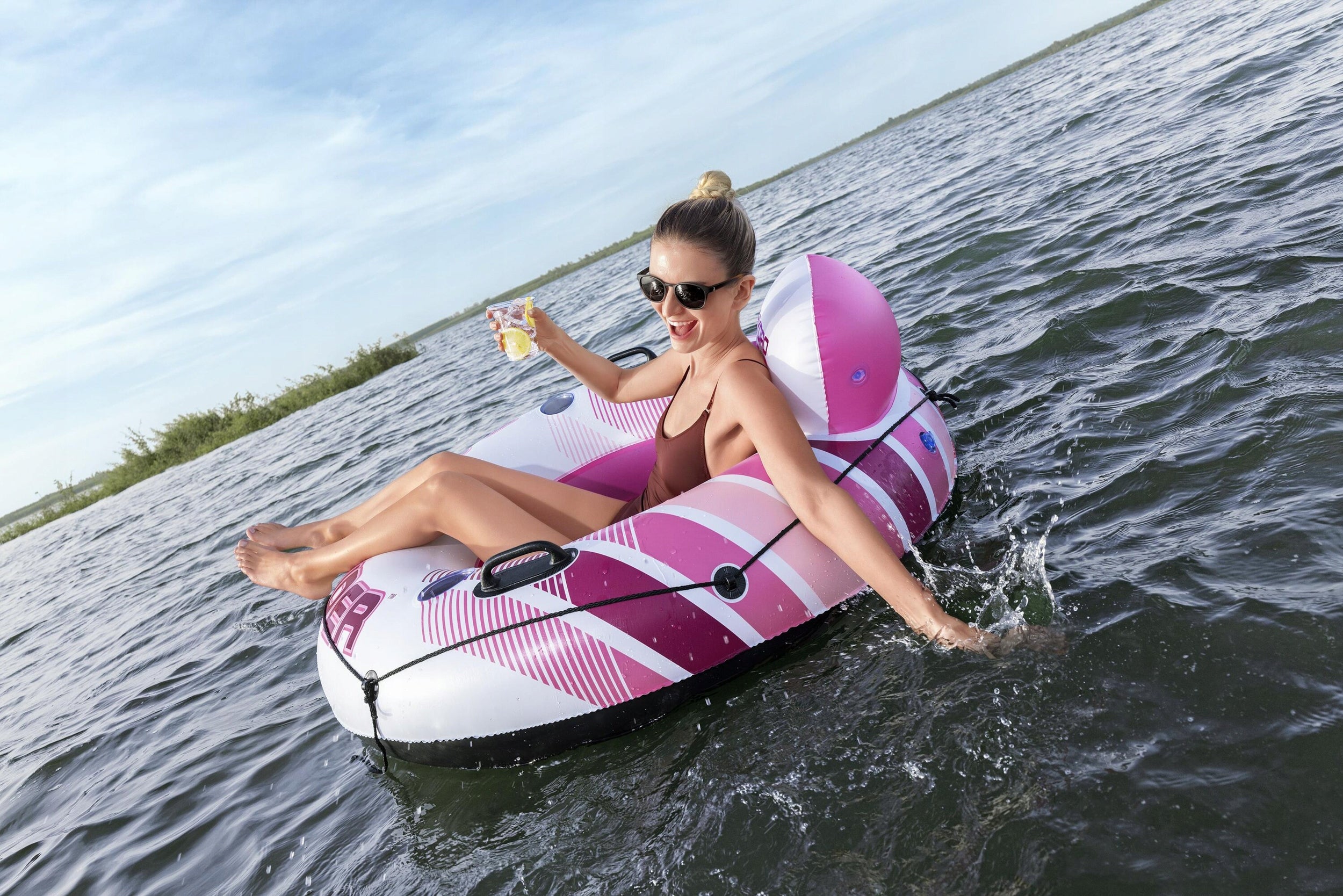 Inflatable chair for swimming wheel inflatable to water mattress Bestway 122cm Packaging status original