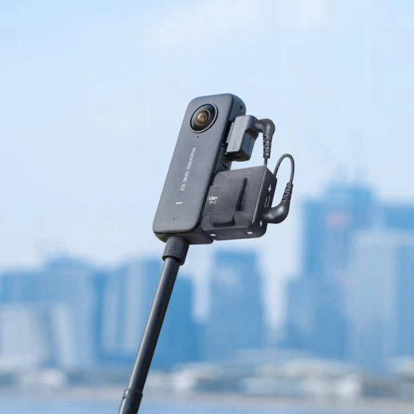 Vertikale Version des Insta360-Mikrofonadapters 
