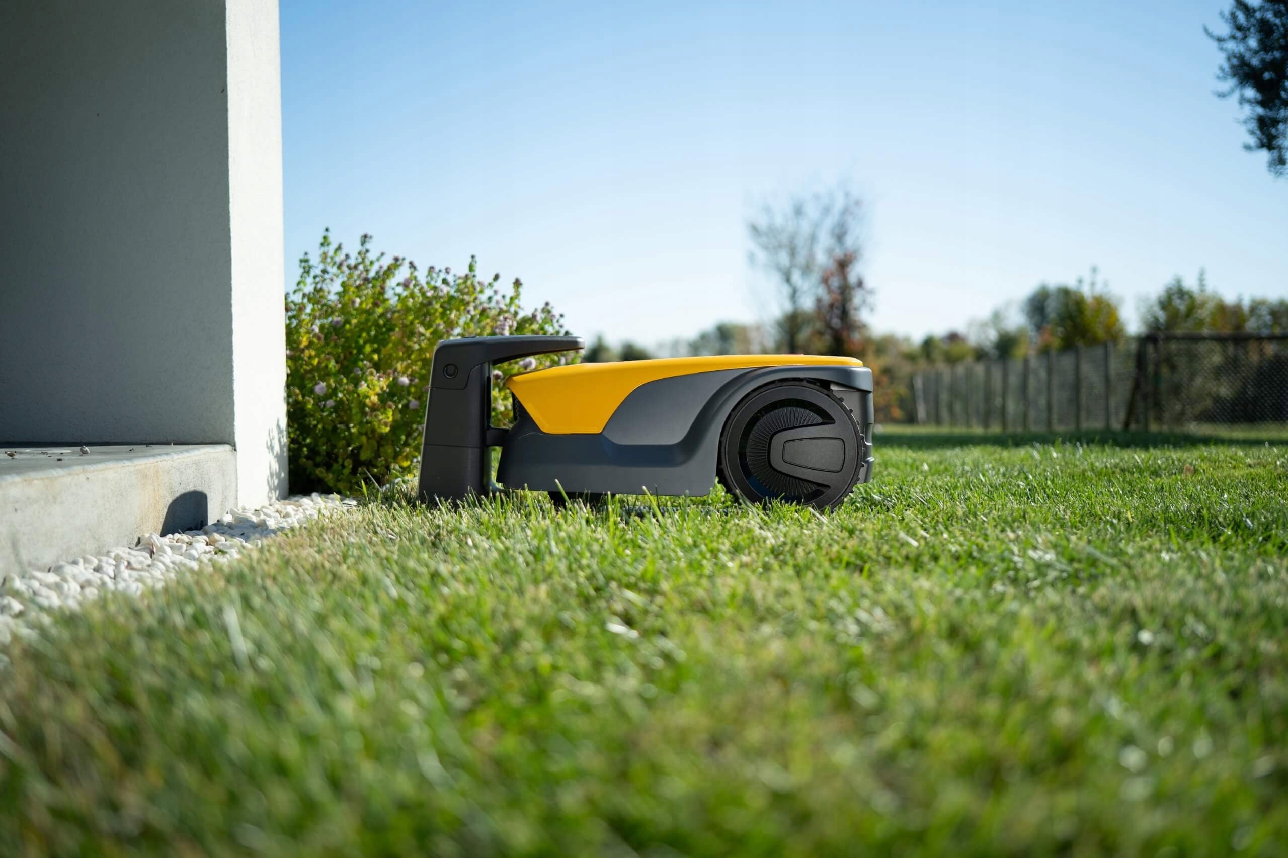 Intelligent Robot Mowing Autonomous STIGA A 15v 1500 m2 AI GPS Camera Mowing width 18 cm