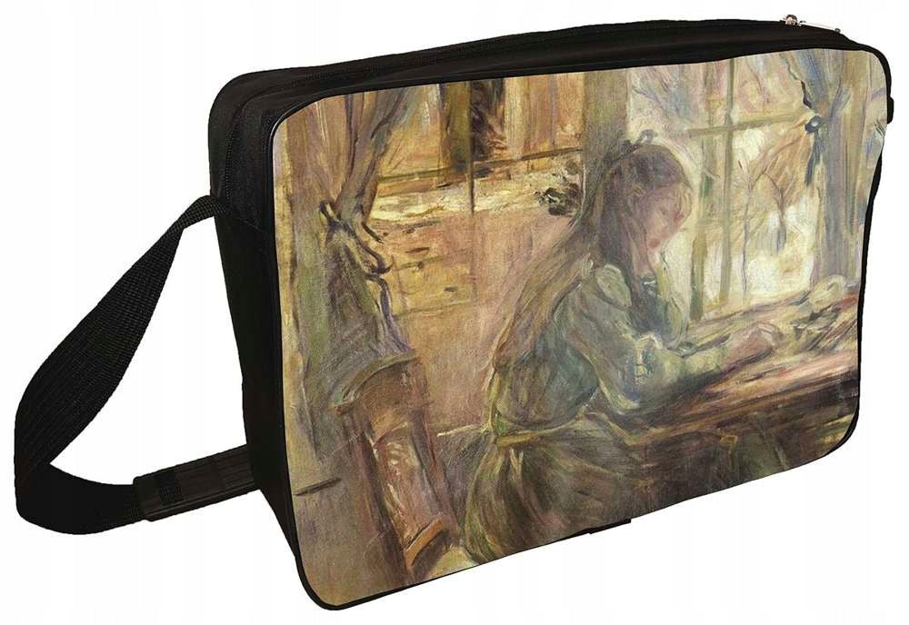 Julia shoulder bag at the Berthe Morisot table