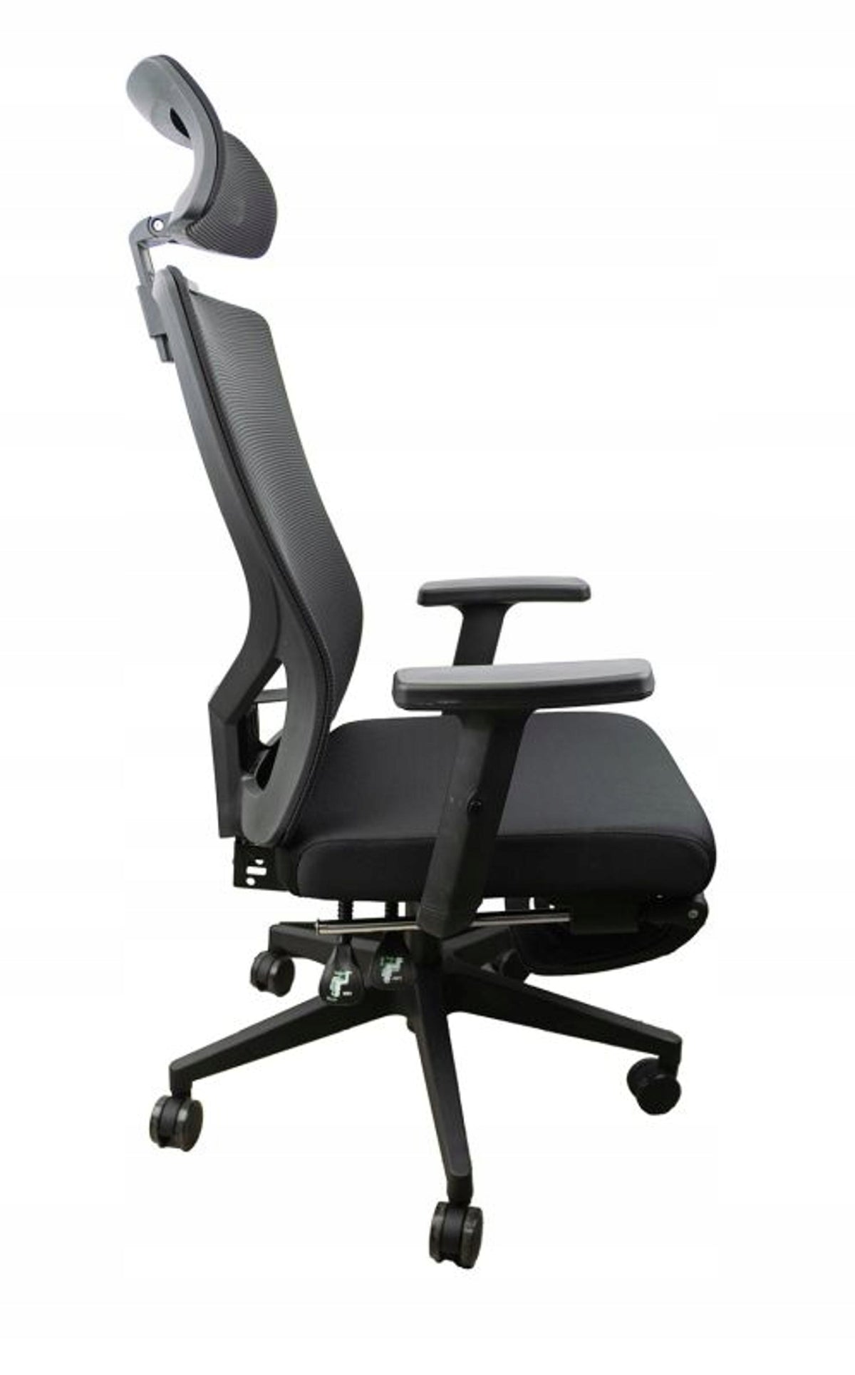 K-B003 SWIVEL OFFICE CHAIR ON WHEELS INCLINED BACKREST + FOOTREST Brand no brand