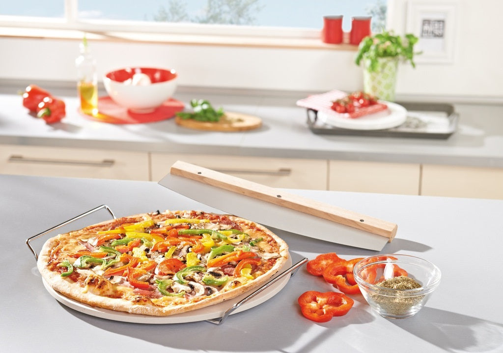Leifheit Pizzastein mit Messer, 33 cm 