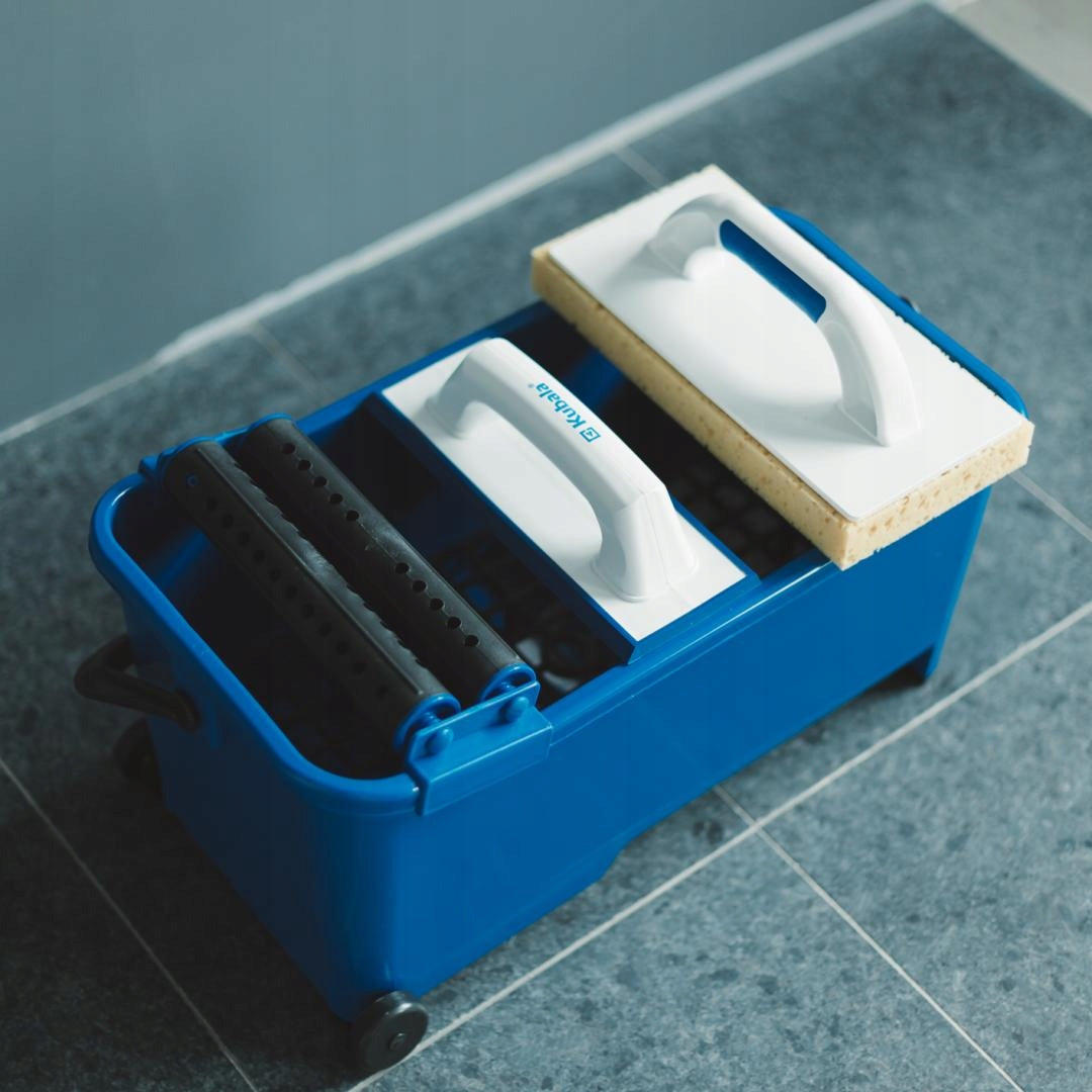 KUBALA GROUTING TILE BUCKET WITH GRID ROLLS AND TROWELS SET Manufacturer code Do spoinowania wiadro rolki kółka kratka paca