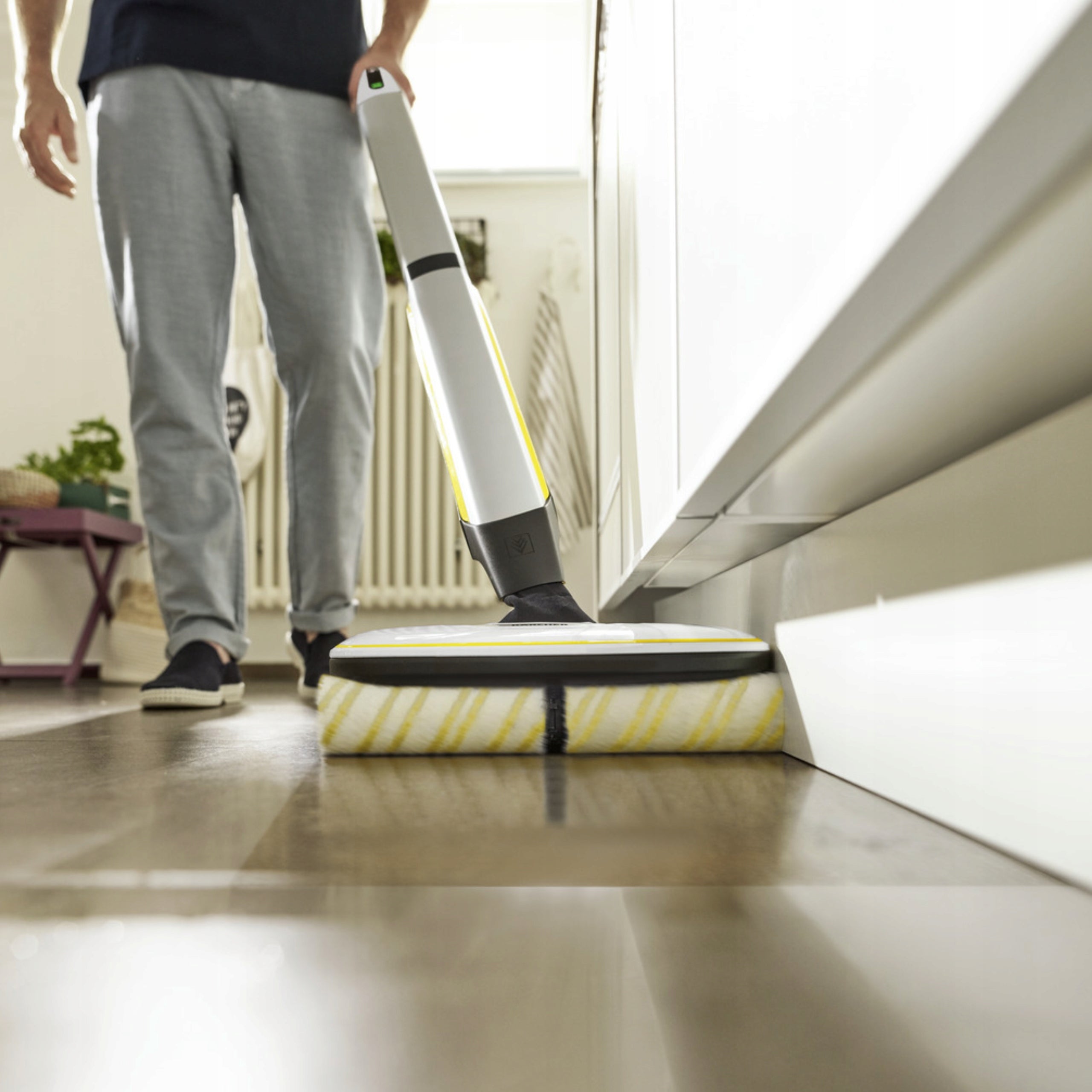 Kärcher FC 7 Cordless Electric Mop Dominant color white