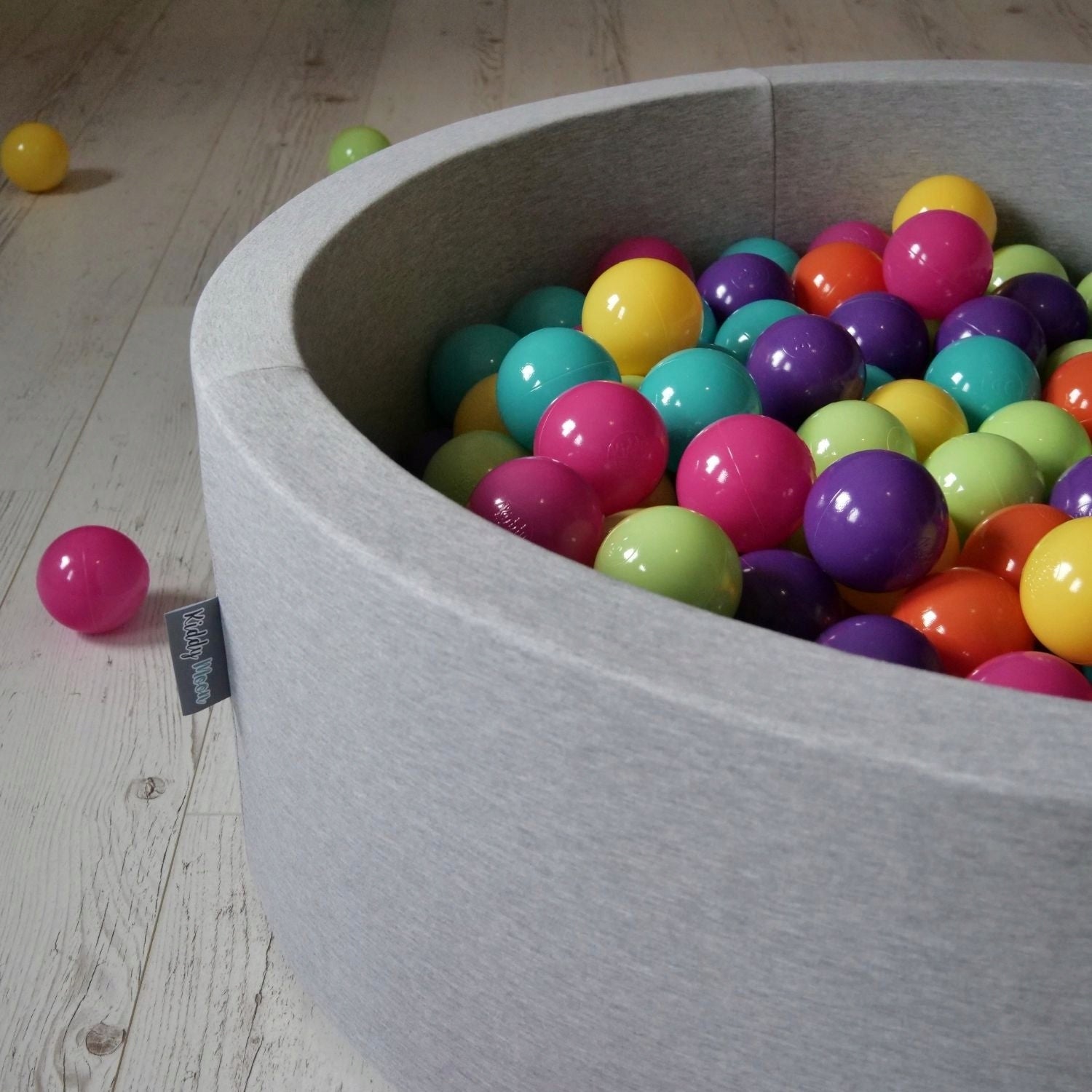 KiddyMoon Dry Pool Square 300 Balls Material foam plastic fabric