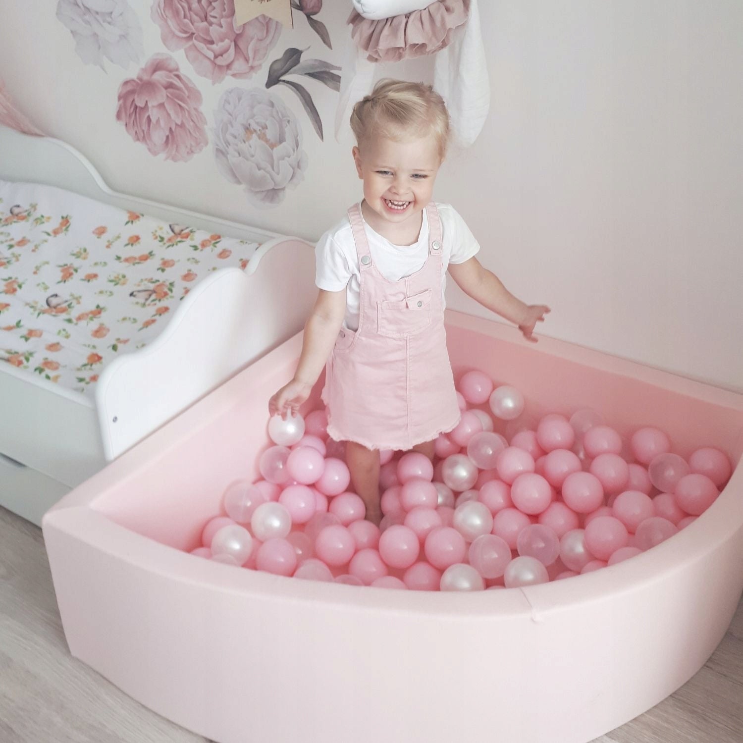 KiddyMoon Dry Triangular Pool For Children 200 Balls Material foam plastic fabric