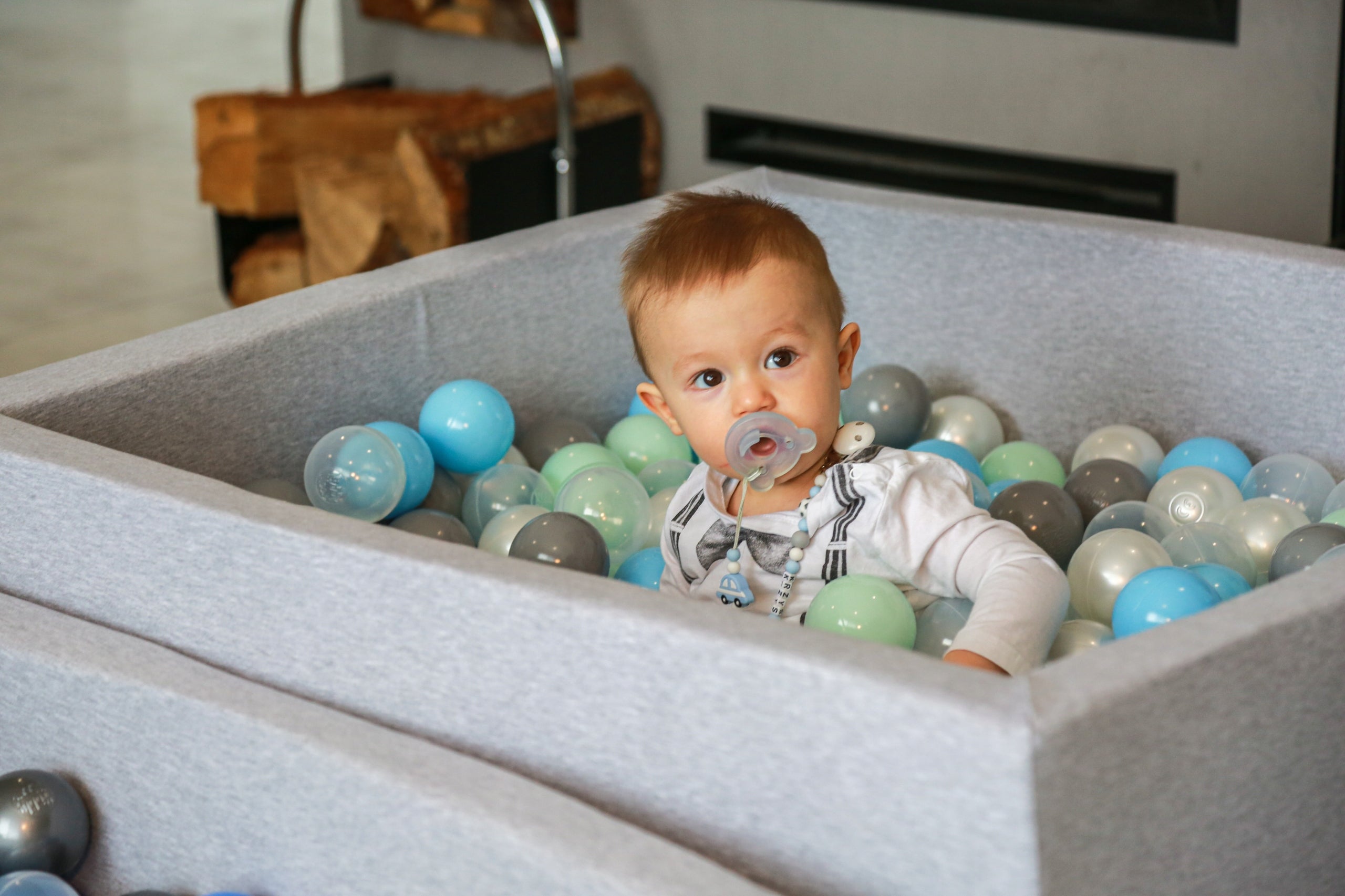 KiddyMoon Dry pool square 200 balls Brand KiddyMoon