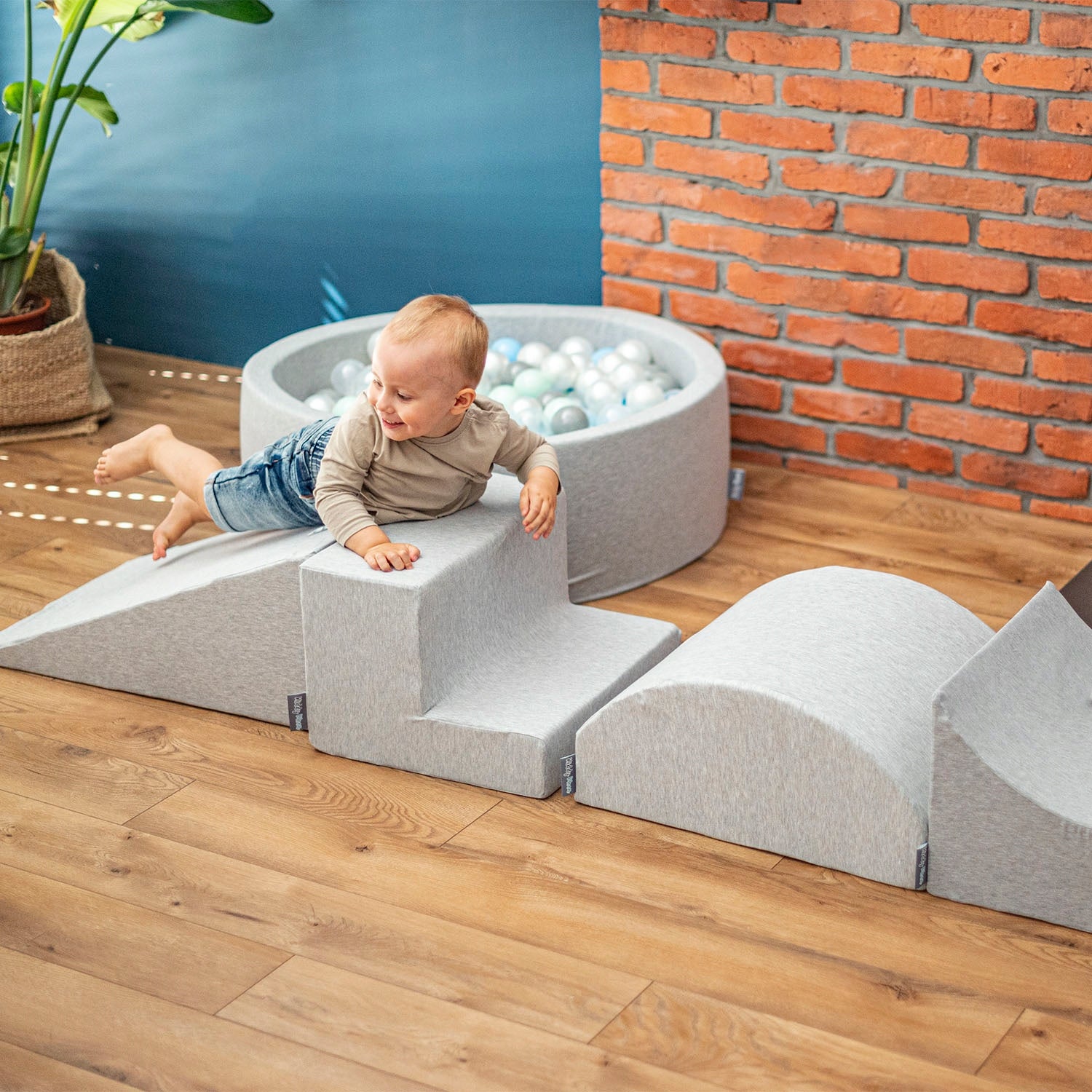 KiddyMoon PPZP-OK30D-115 Foam Set Square Toys FOR CHILDREN 200 balls Brand KiddyMoon