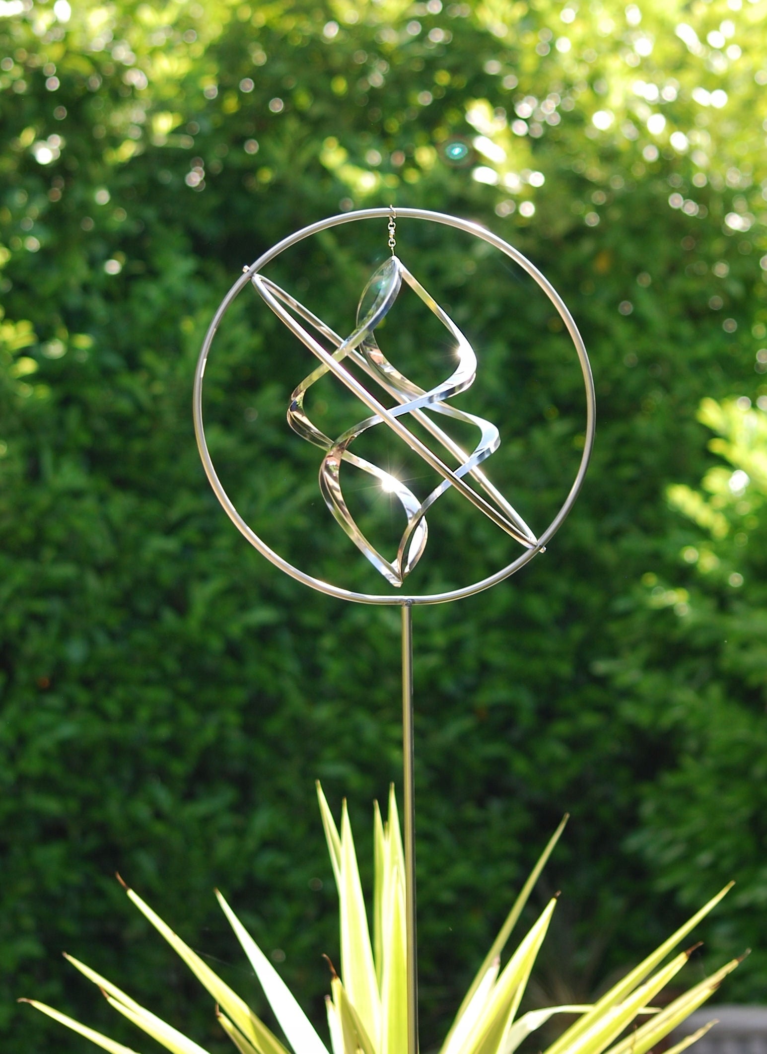Kinetic sculpture / decorative windmill with crystal.Made in PL Manufacturer code SS Gyroscope NOVA on Stake SNGS04