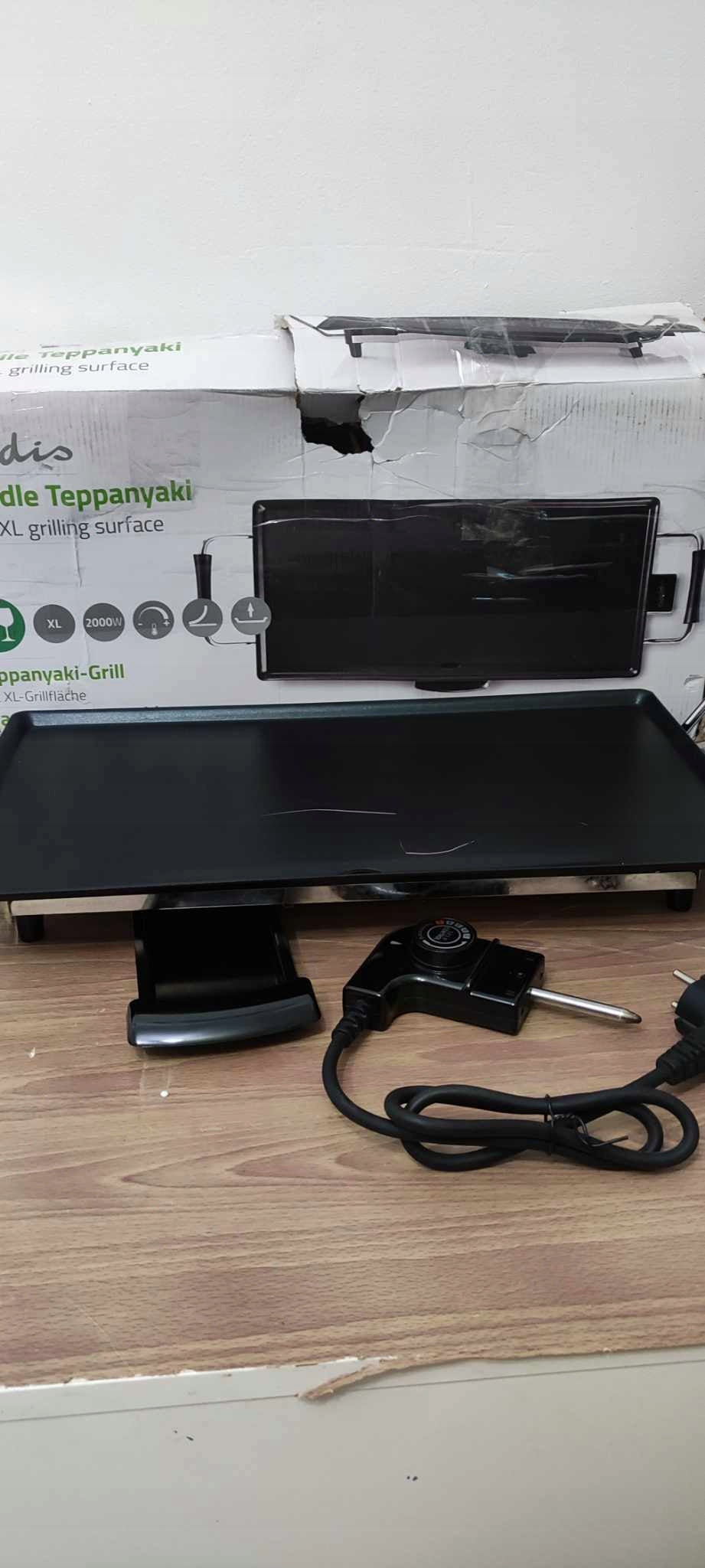 Kontaktní elektrický gril Nedis Teppanyaki černý 2000 W