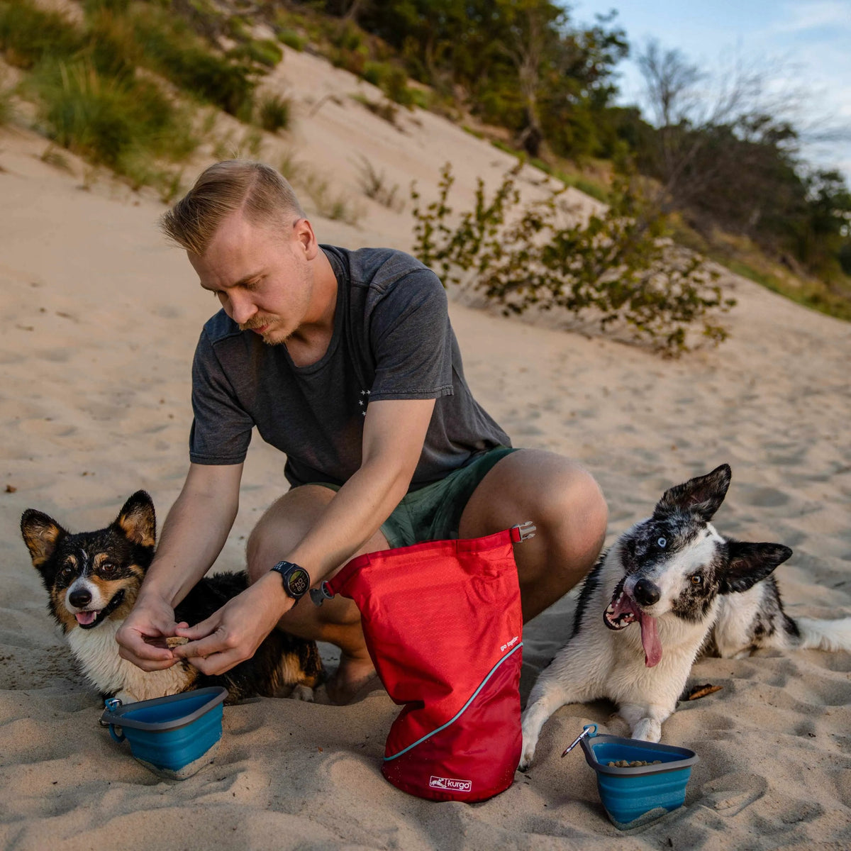 Kurgo Kibble Carrier Textile Dog Food Container, Waterproof Red Packaging status original