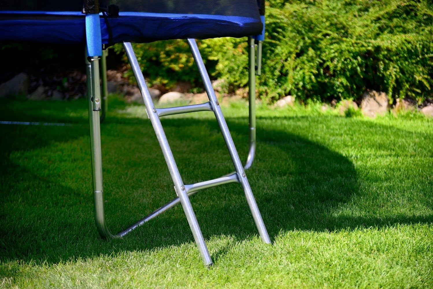 LARGE GARDEN TRAMPOLINE STRONG HARDENED STEEL 180KG SOLID Net height 150 cm