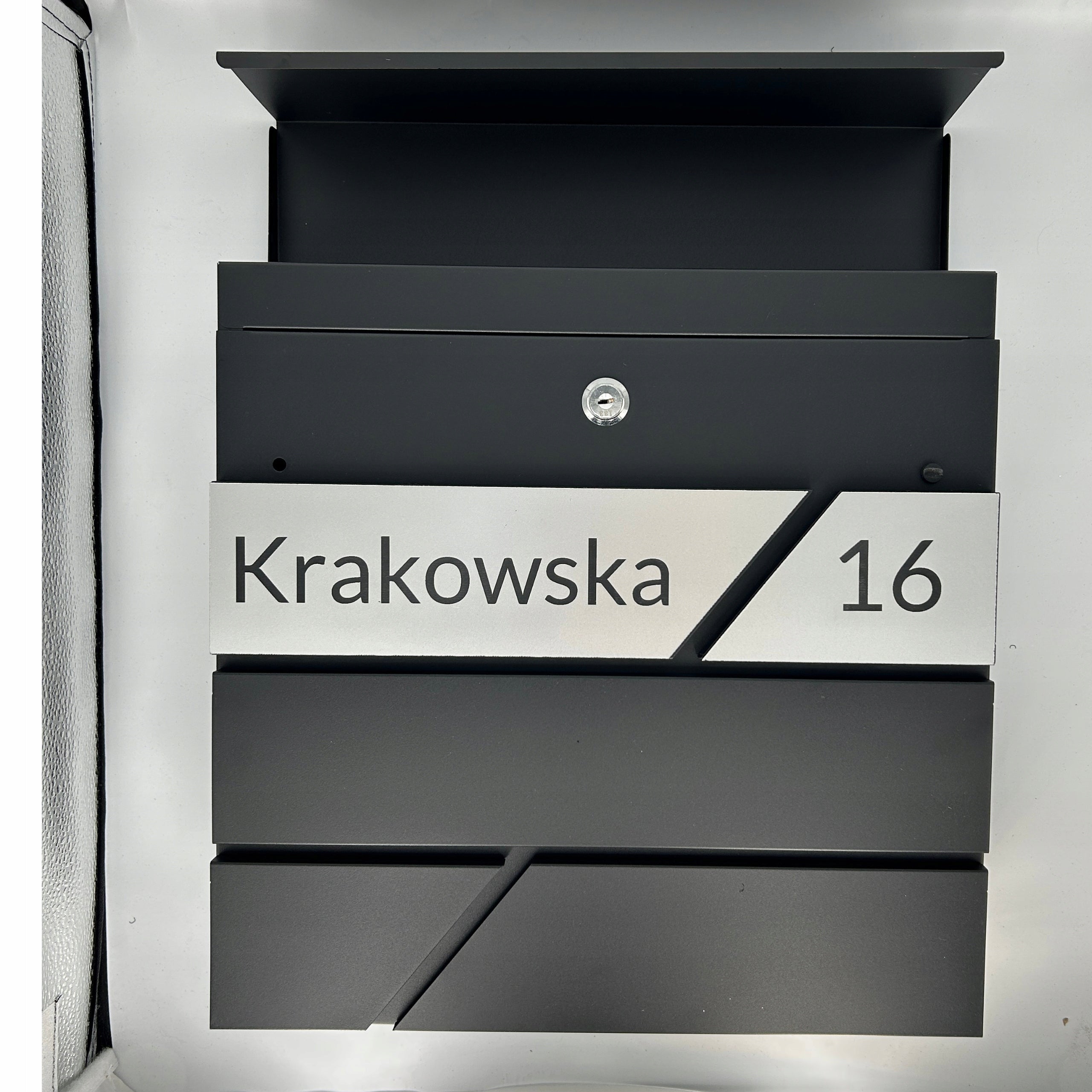 LARGE LETTERBOX WITH ADDRESS HOUSE NUMBER ANTHRACITE MAIL ENGRAVED Product width 37 cm
