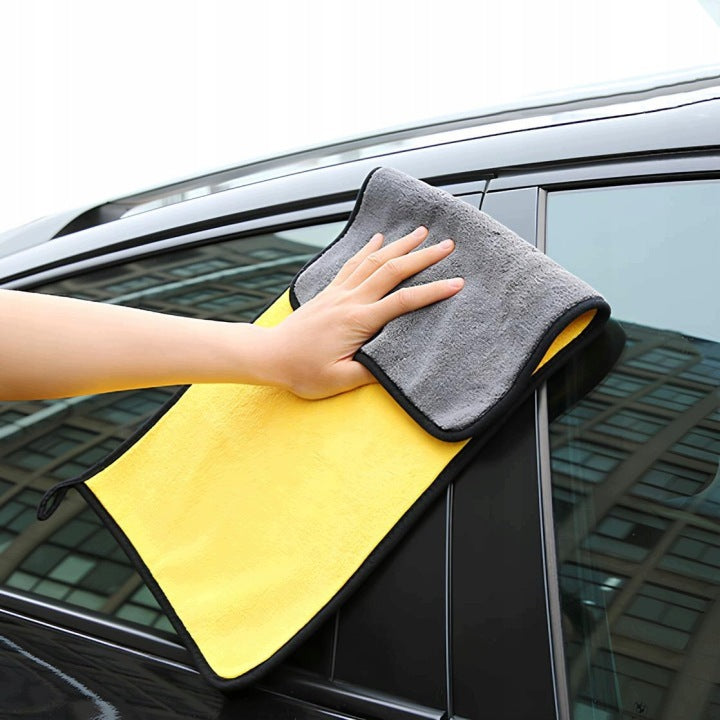 LARGE MICROFIBER TOWEL FOR DRYING CAR WASHING CLOTH 60x90cm 500GSM Manufacturer code DUŻY RĘCZNIK Z MIKROFIBRY DO OSUSZANIA AUTA