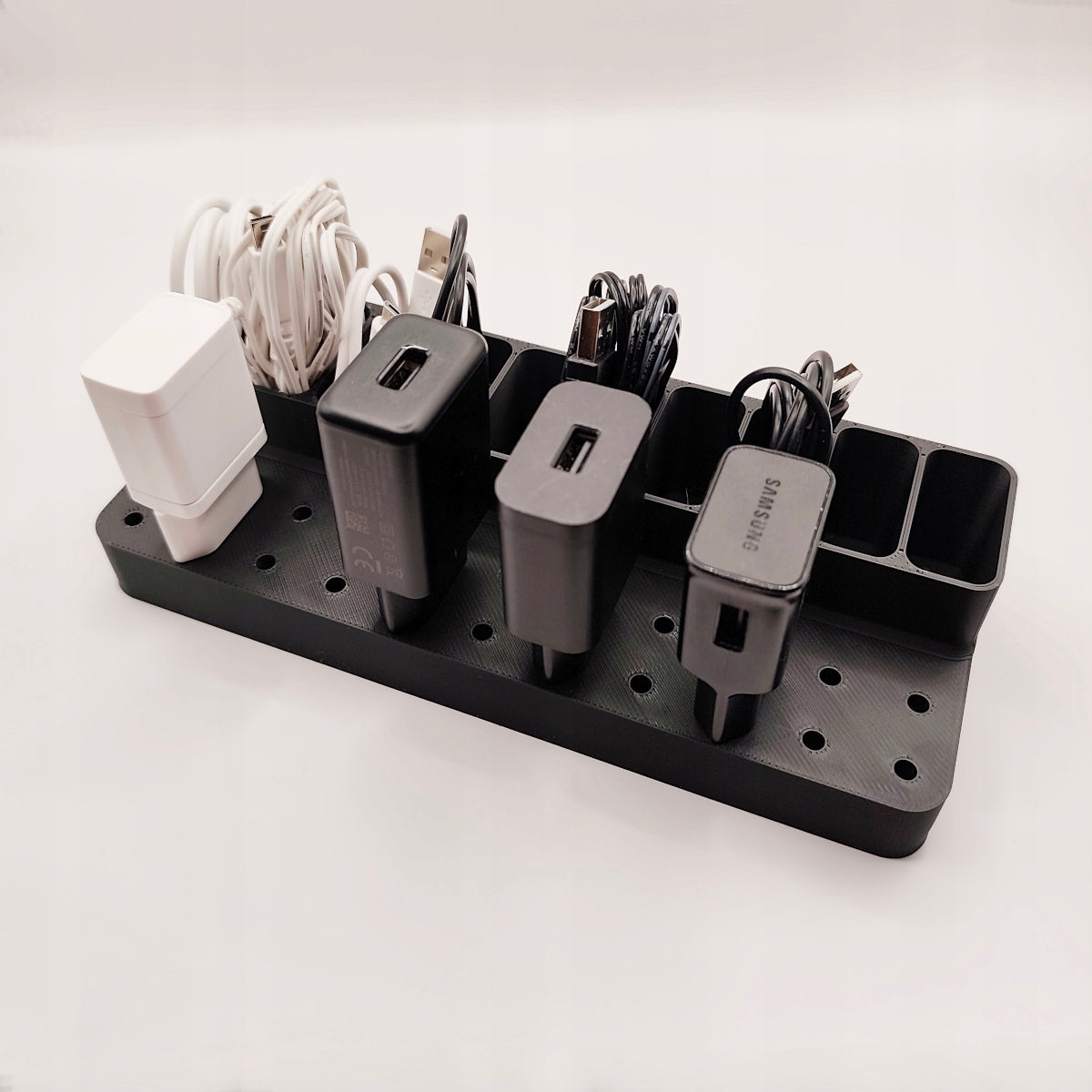 LARGE ORGANIZER FOR CABLES AND CHARGERS. HOME AND OFFICE BOX FOR CHARGERS PL
