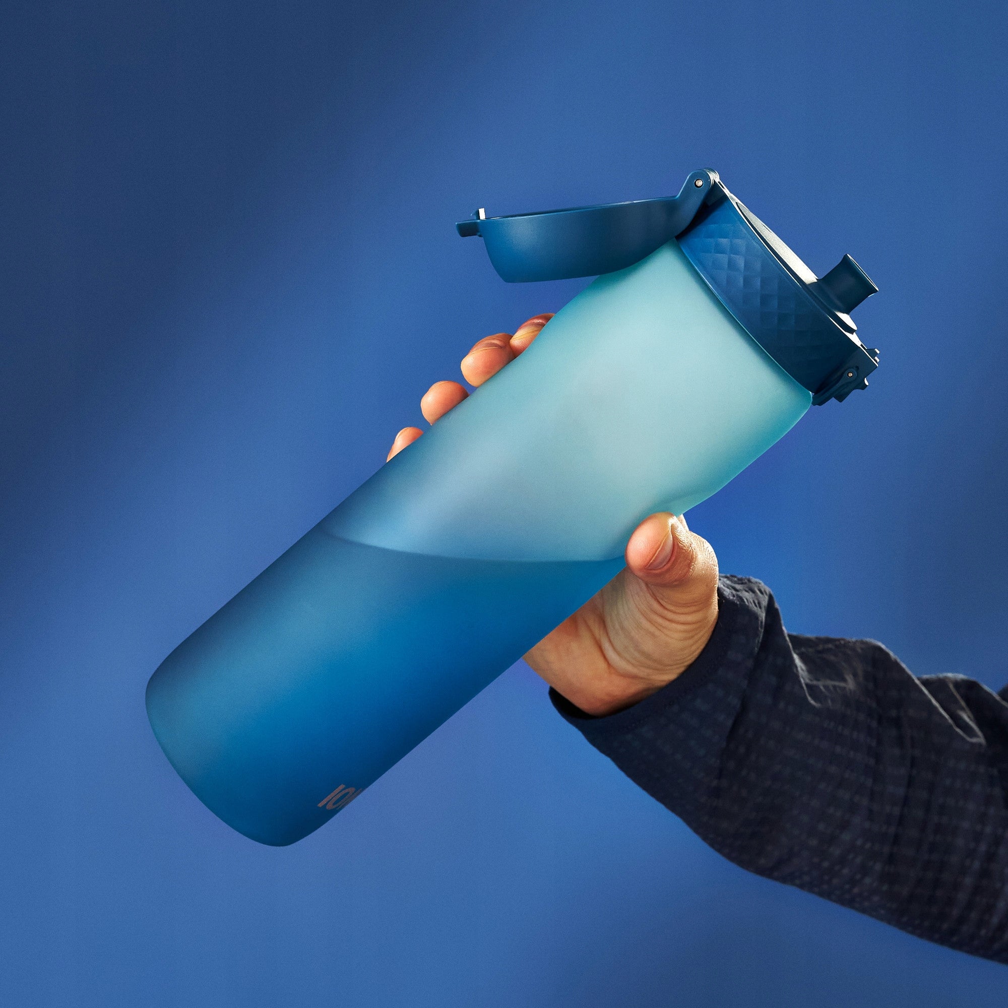 LARGE WATER BOTTLE -ATEST PZH MOTIVATOR MOTIVATING TO DRINK WATER BLUE ION8 1 L Volume 1000 ml
