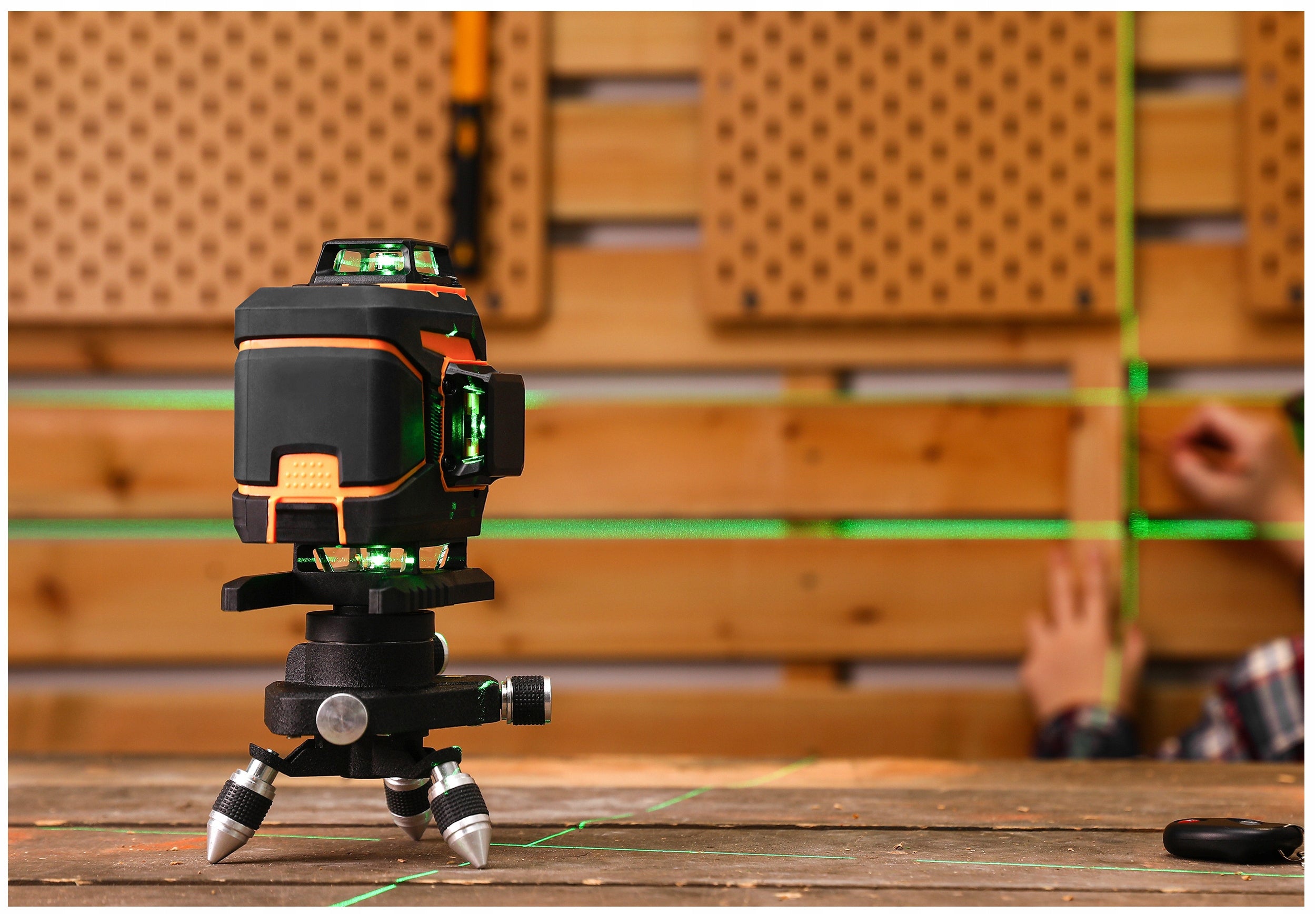 LASER CROSS LEVEL LASER 360 PRO PLANE 4D GREEN DEKO Maximum working range 30 m