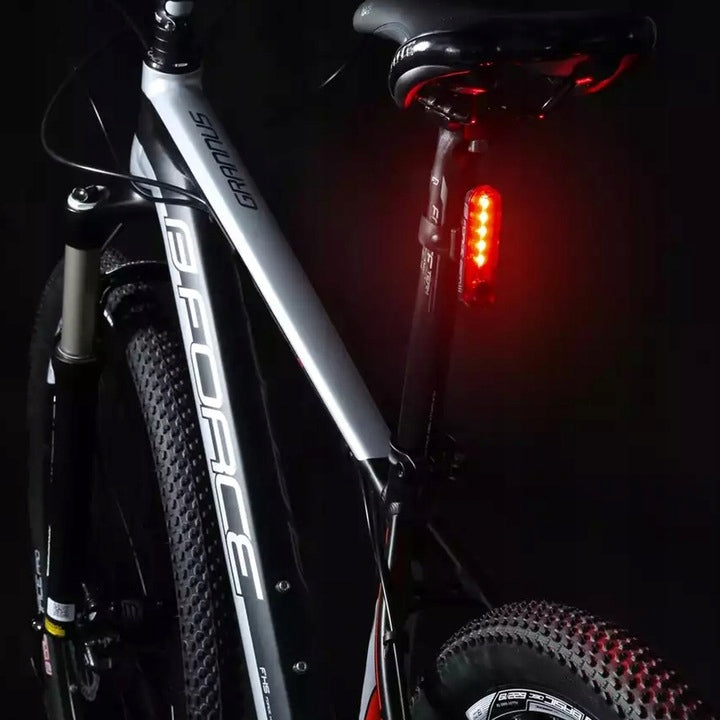 LED BIKE LIGHT FRONT 1800 LUMENS STRONG + REAR BICYCLE LIGHTS Manufacturer code OŚWIETLENIE ROWEROWE PRZÓD TYŁ