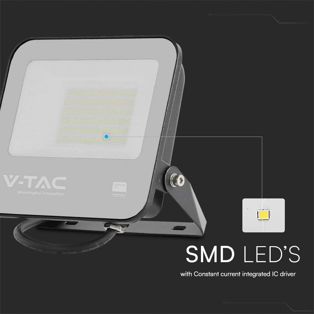 LED Floodlight 50W 5740lm 4000K SAMSUNG LED 115LM/W IP65 Black 5 years Batteries included no