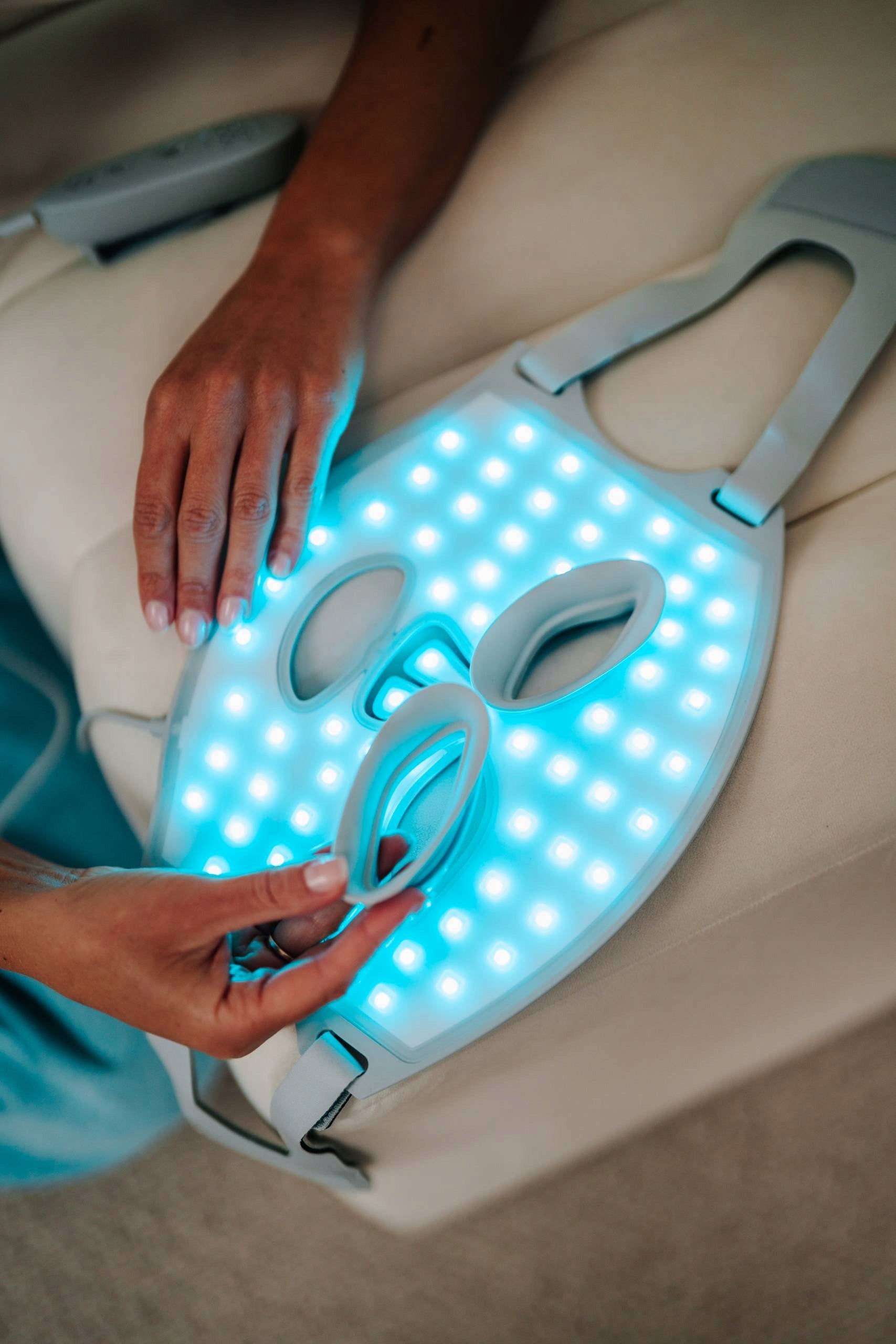LED Light Therapy Mask Beautifly AuraSkin Pro 8 Modes Brand Beautifly