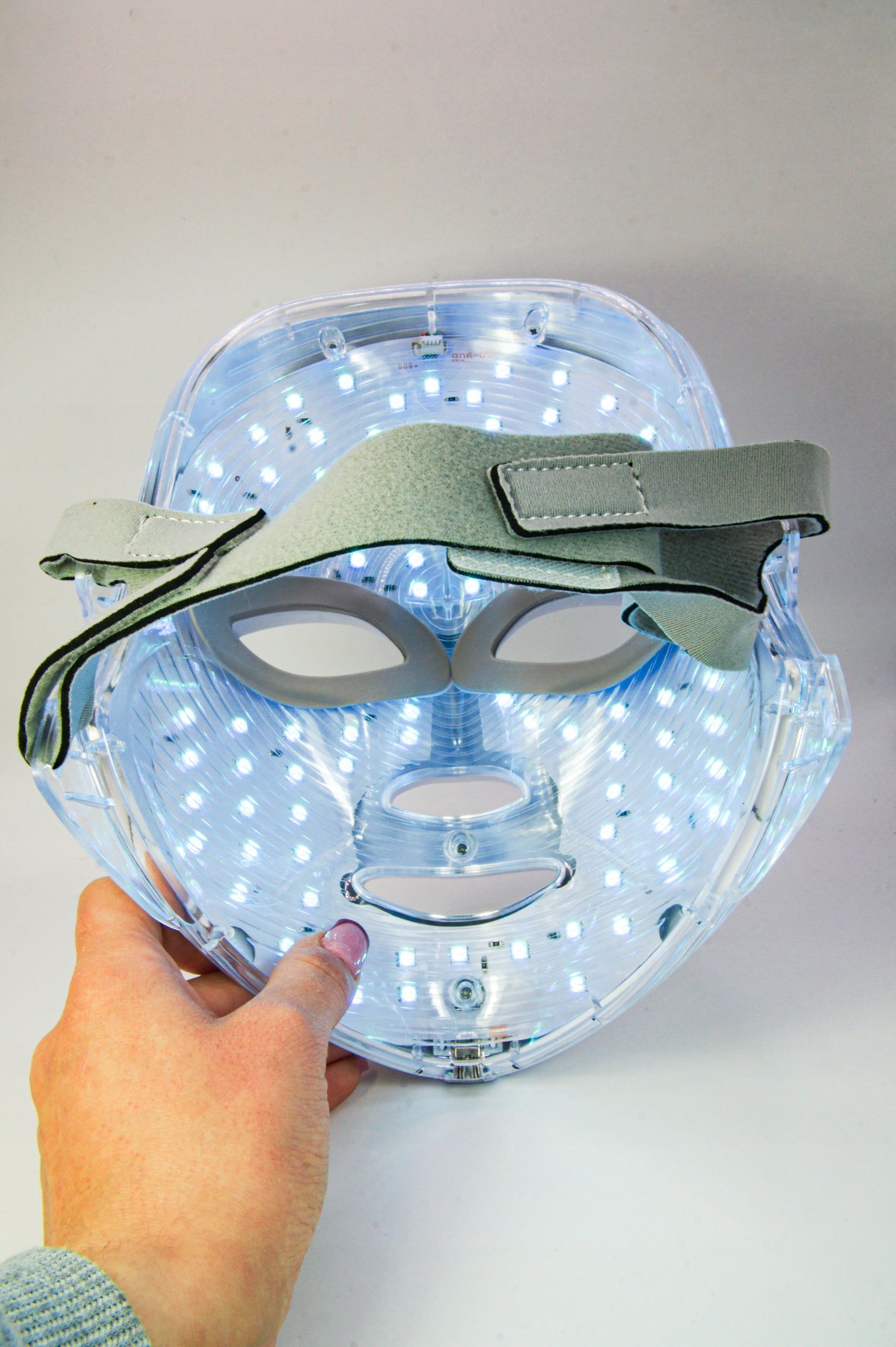 LED MASK PHOTON THERAPY WITH NECK CAP Product weight with unit packaging 0.23 kg
