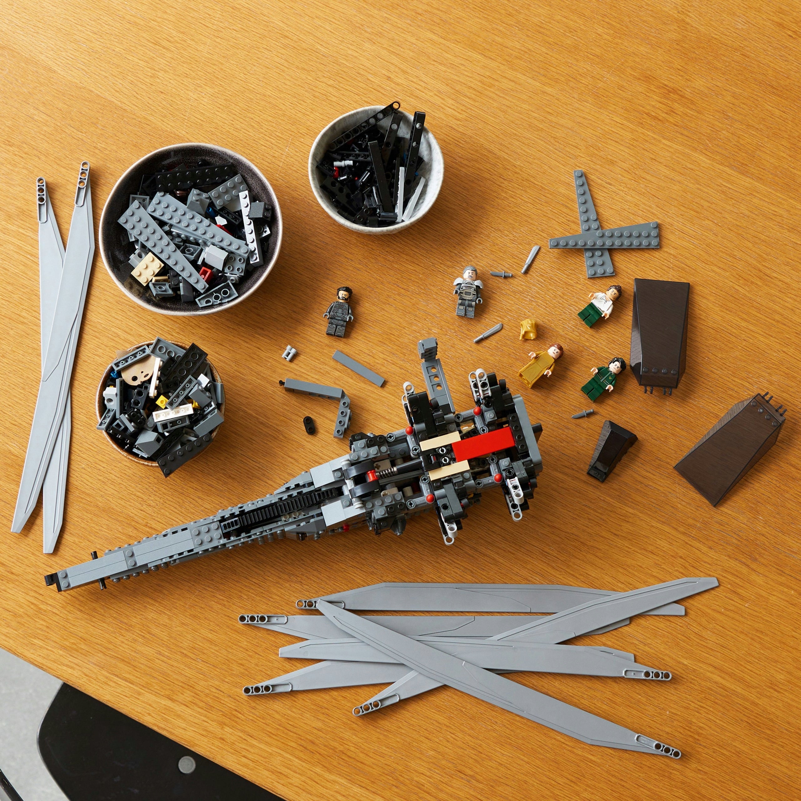 LEGO Icons Dune - Atreides Royal Ornithopter 10327 Product number 10327