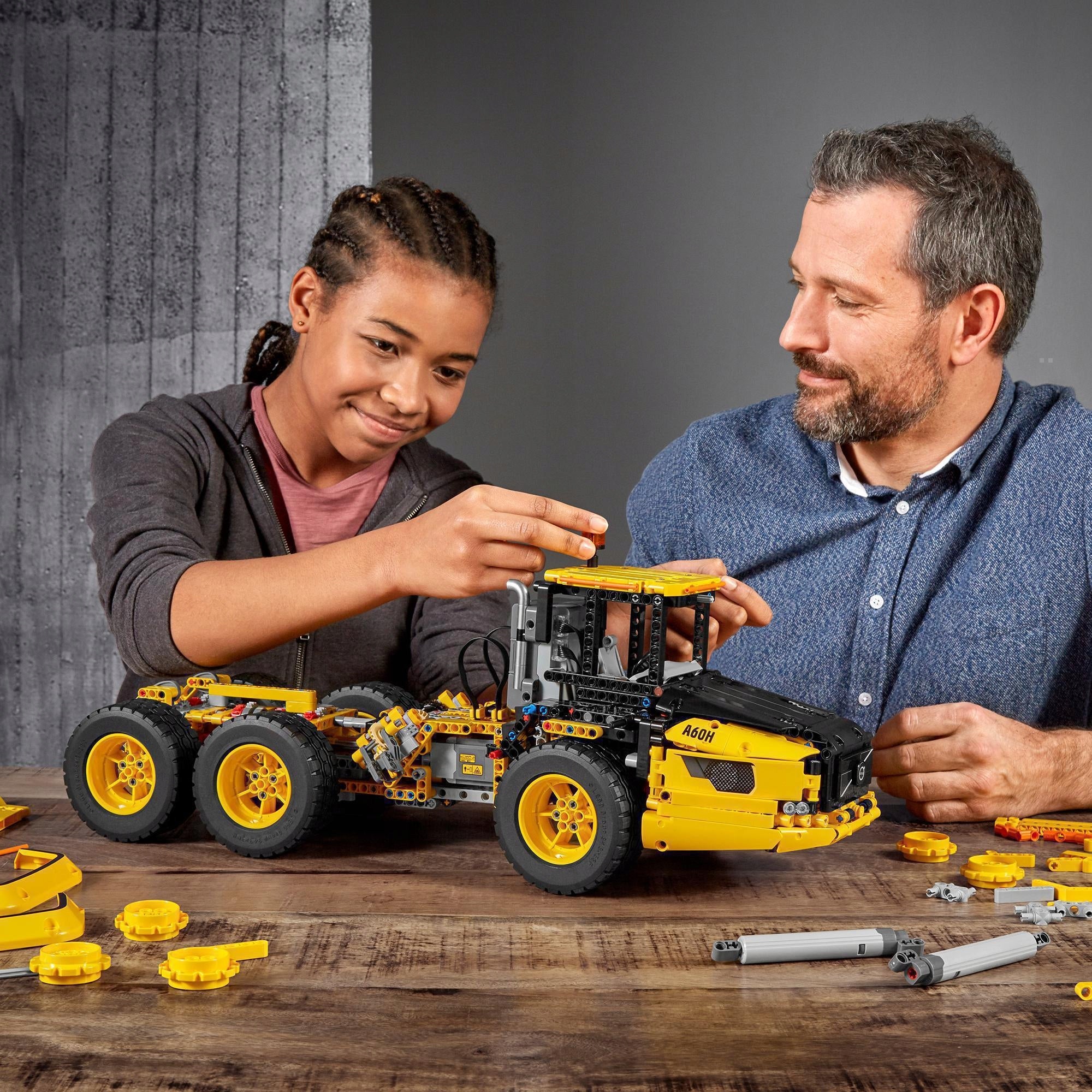 42114 LEGO® Technic 6x6 Volvo savivartis su lankstu