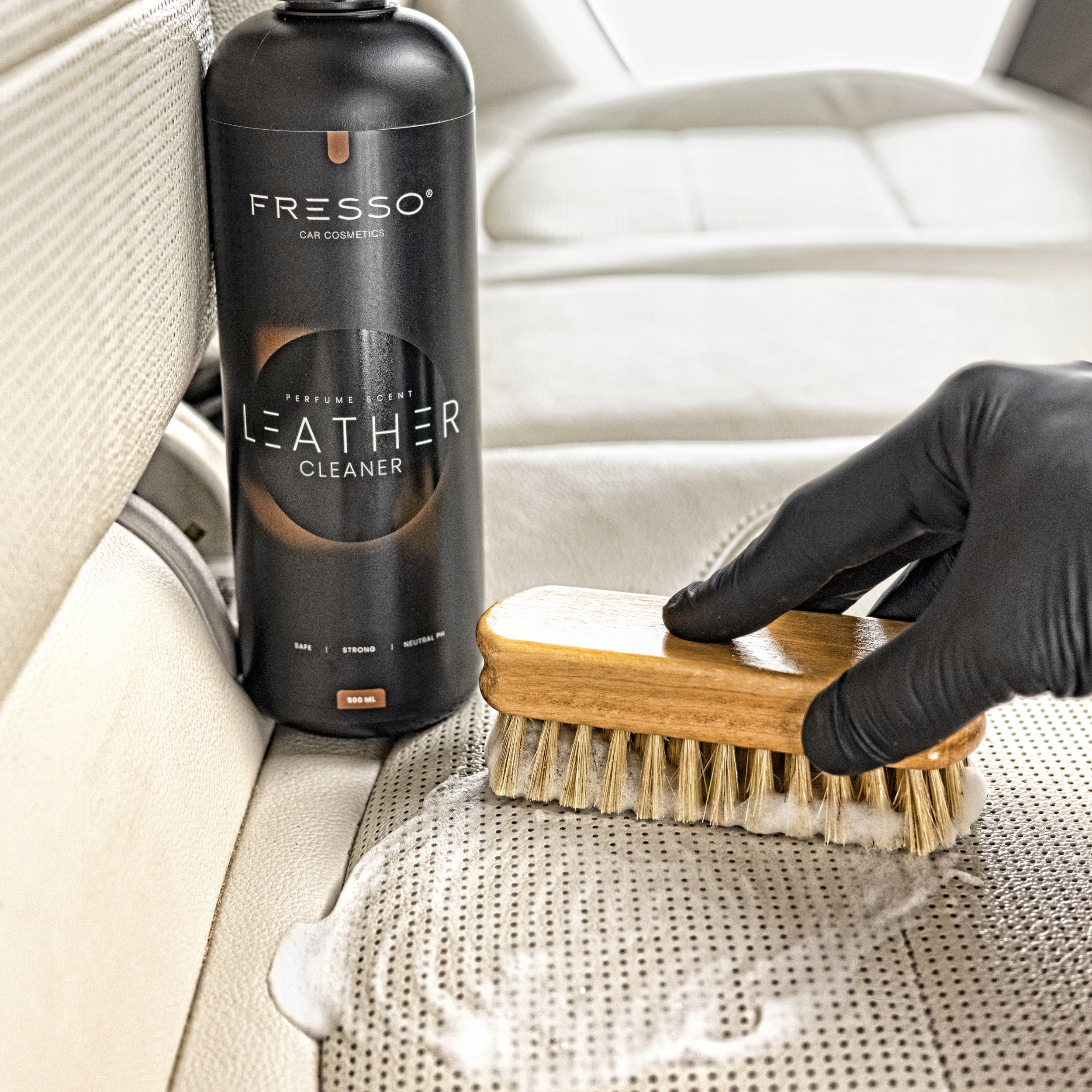 LIQUID FOR CLEANING LEATHER AND LEATHER UPHOLSTERY FRESSO LEATHER CLEANER 5L Packaging status original