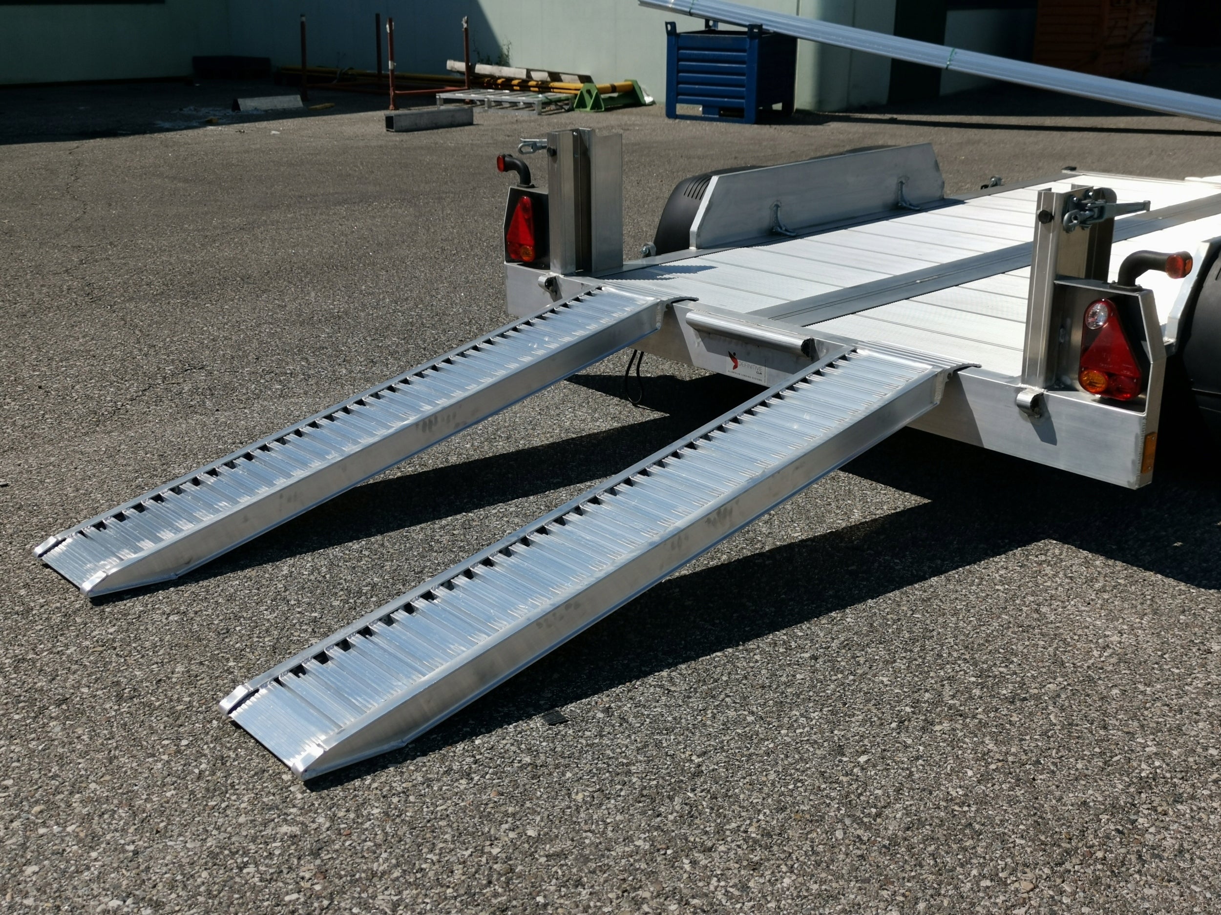 LOADING RAMPS ALUMINUM RAMPS Driveway for loading 2m to 1800kg