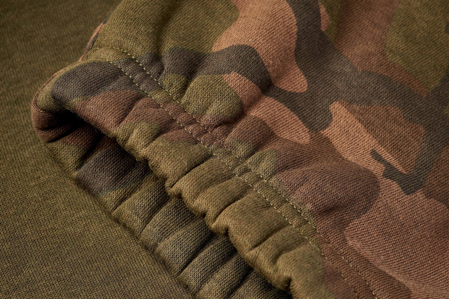 LONG TROUSERS DAIWA CARP CAMO JOGGER-M Brand Daiwa
