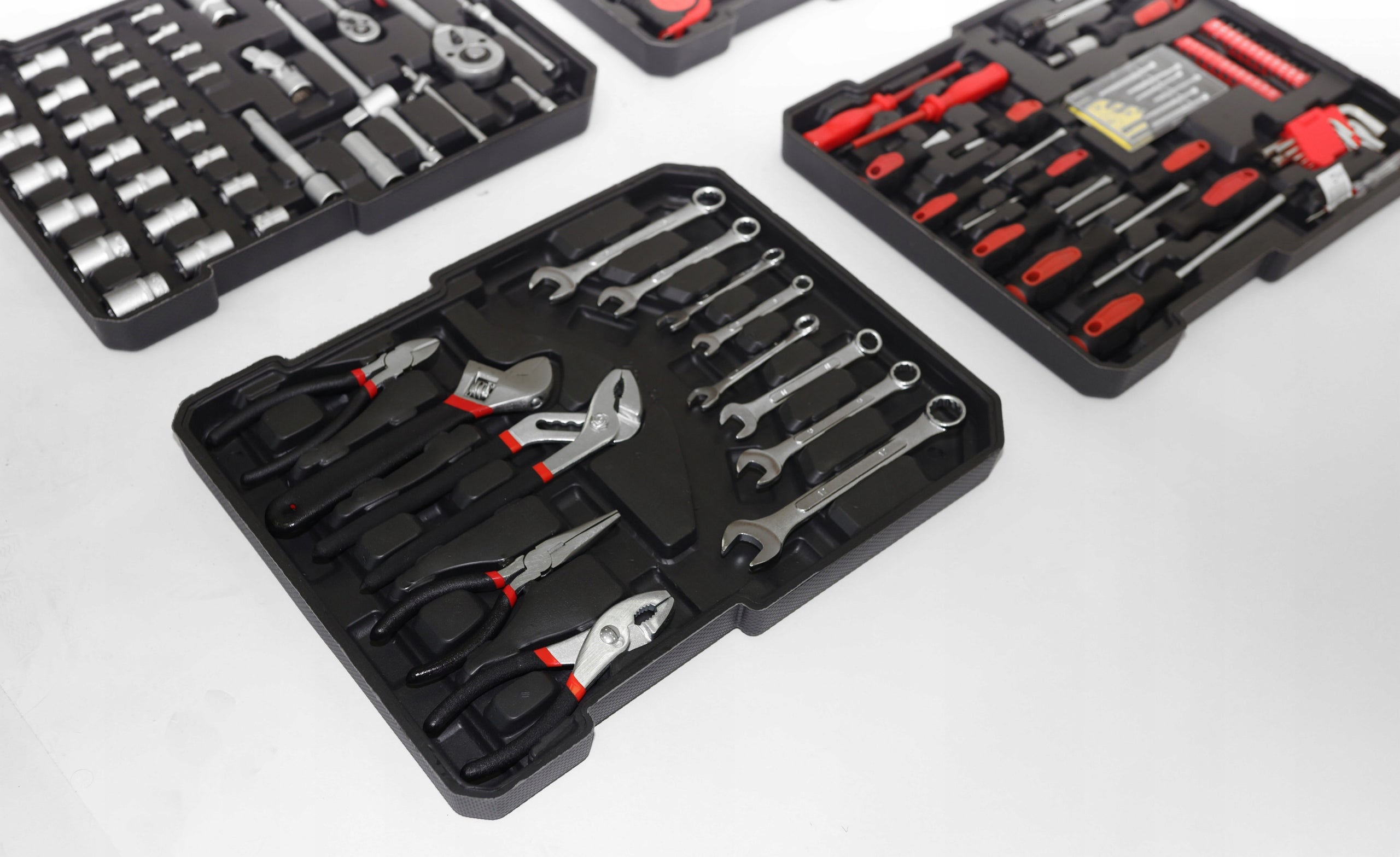 Large Tool Set Metal Case with Wheels Tools 189 Elements Packaging status original
