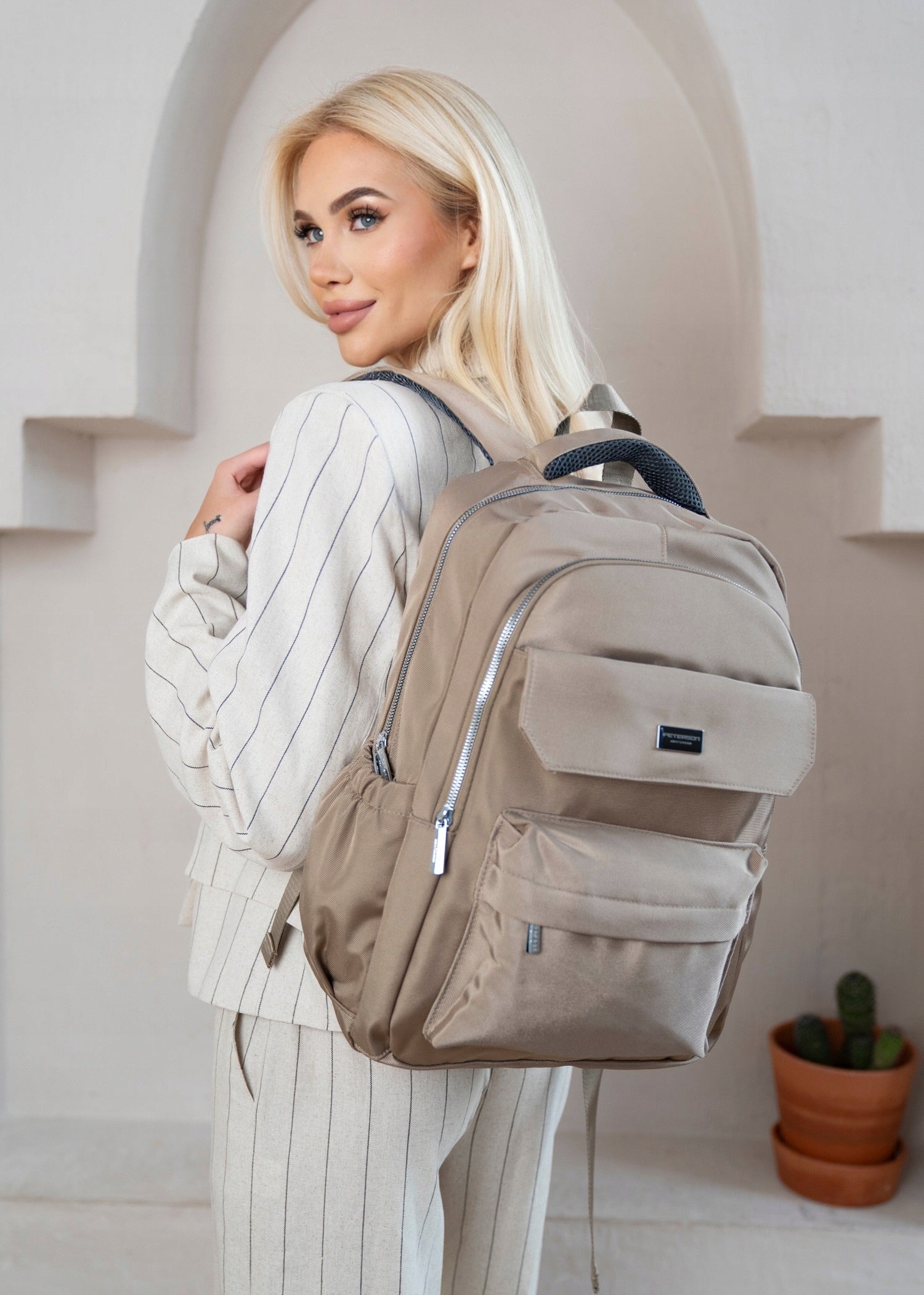 Large women's backpack material lightweight travel urban sports PETERSON Packaging status original