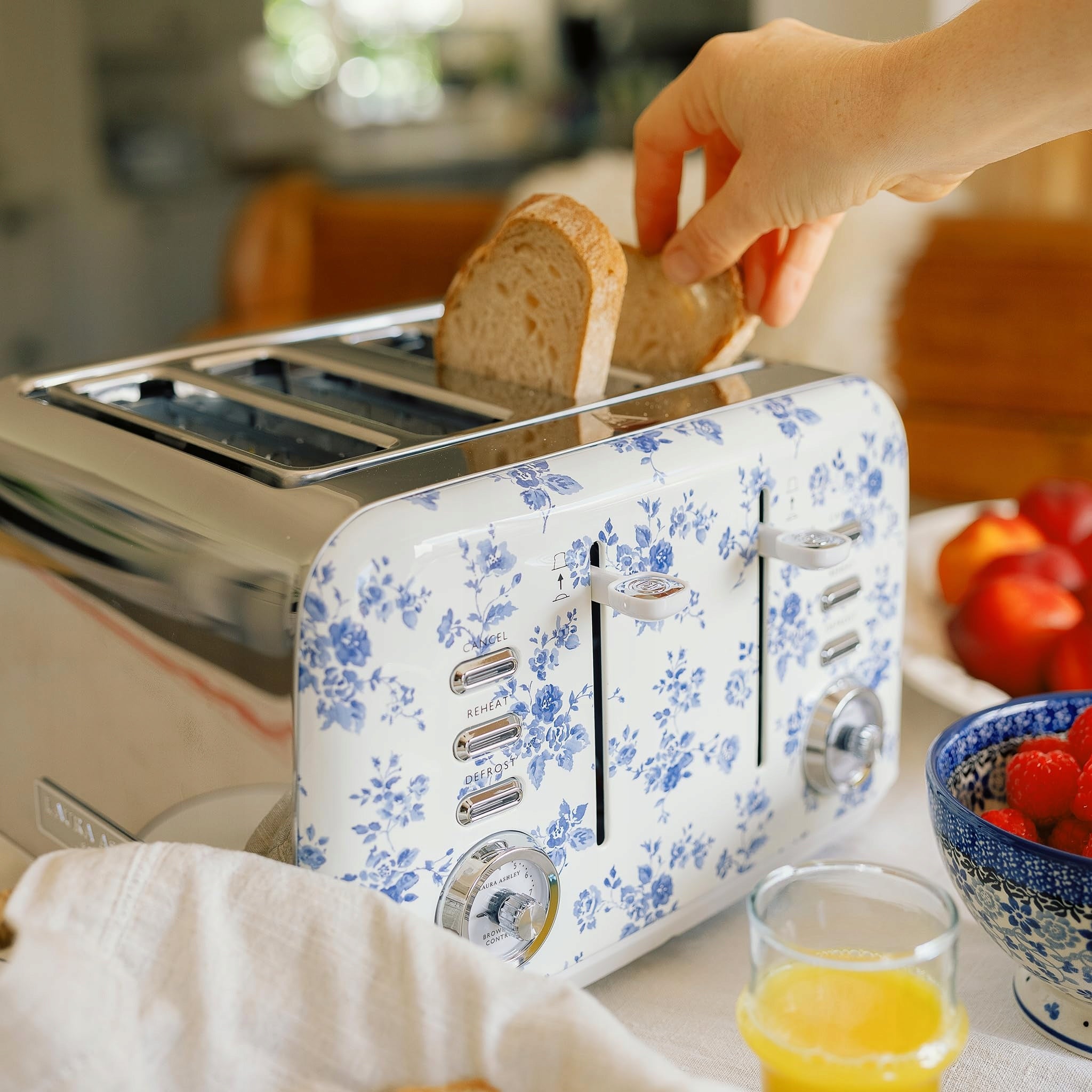 Laura Ashley 4-Slice Toaster: Adjustable Browning, Reheat, Defrost, Vintage Stainless Steel Packaging status original