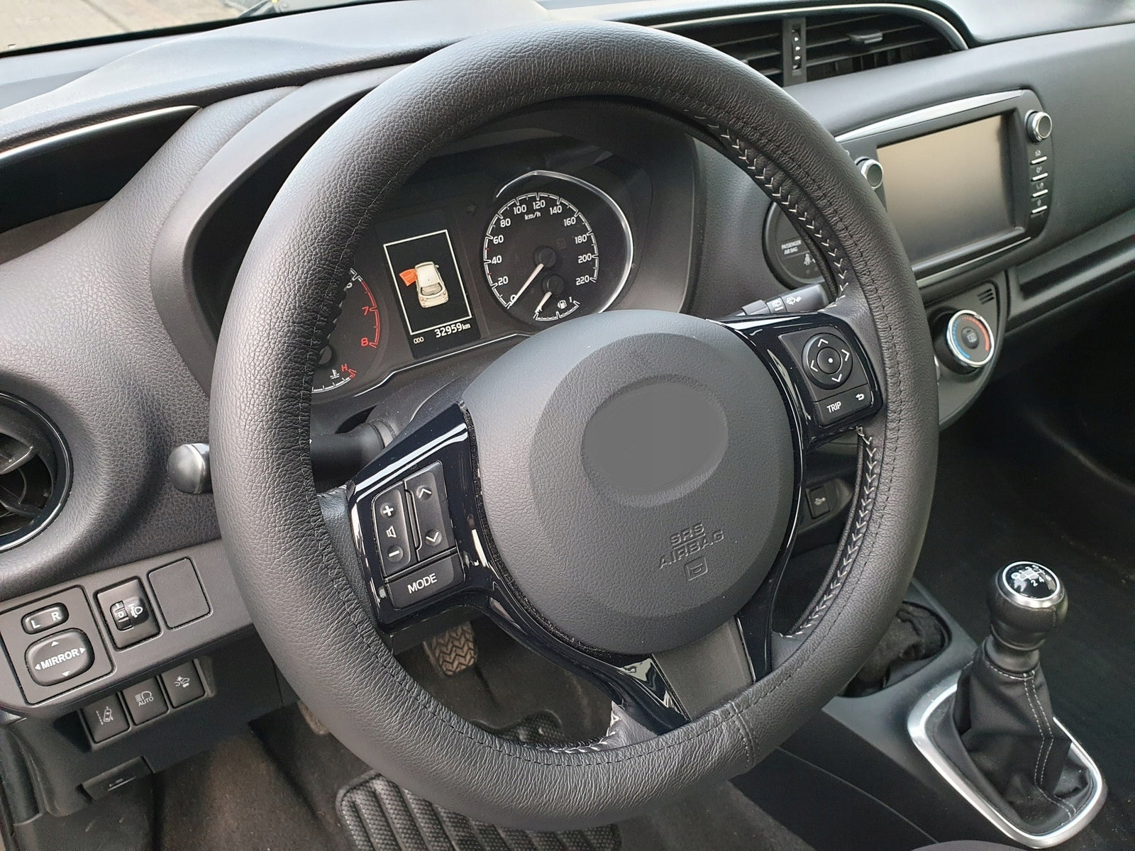 Leather Steering Wheel Cover NATURAL LEATHER 1PIECE LUX Manufacturer's catalog number POK/S/G/1/CZ
